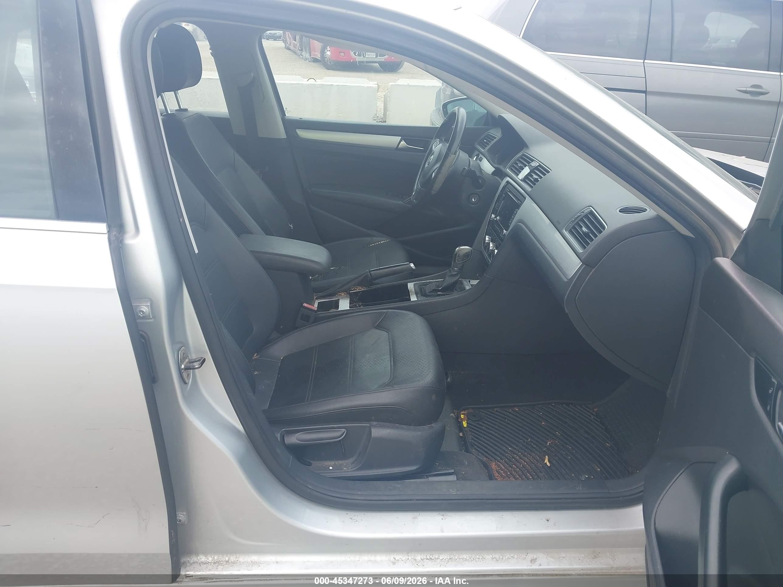 2012 Volkswagen Passat 2.5l Se Черный vin: 1VWBP7A38CC040915