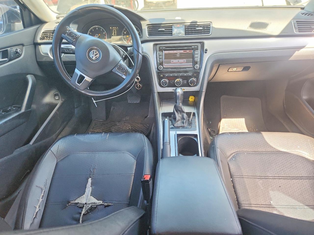 2012 Volkswagen Passat Se Black vin: 1VWBP7A38CC046357
