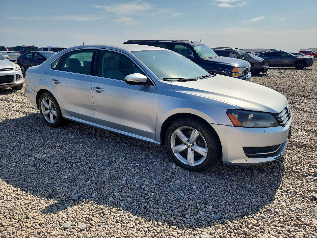 2012 Volkswagen Passat Se Gray vin: 1VWBP7A38CC048089