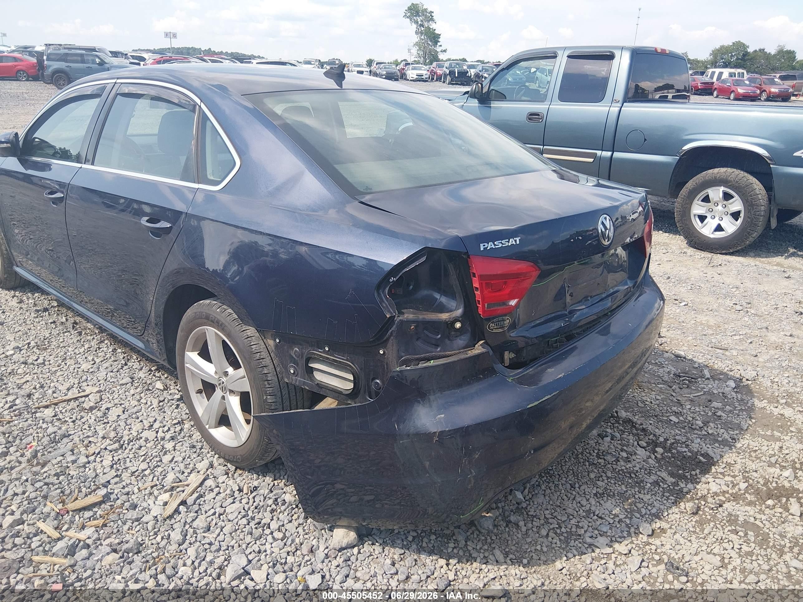 2012 Volkswagen Passat 2.5l Se Синий vin: 1VWBP7A38CC052238
