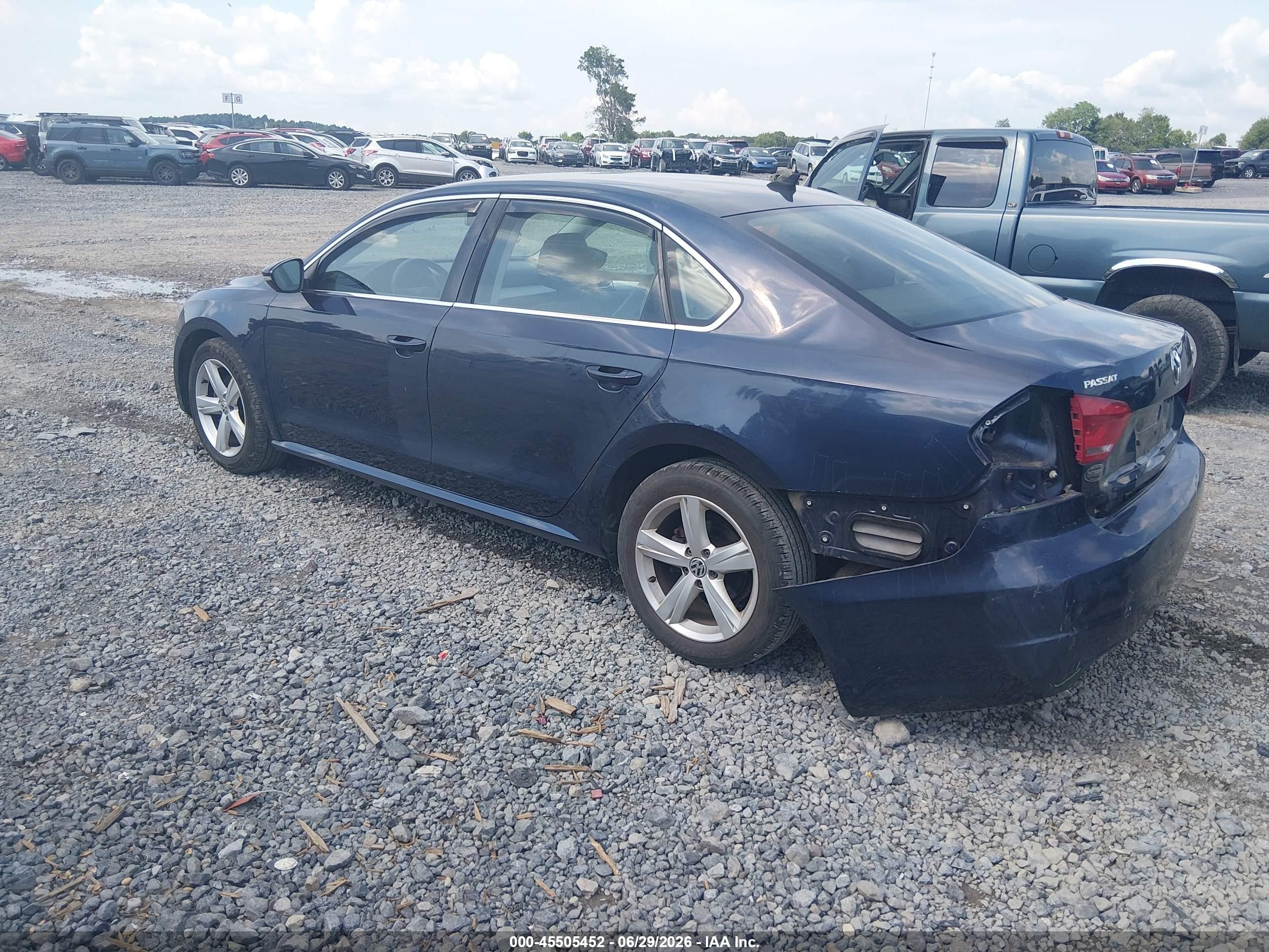 2012 Volkswagen Passat 2.5l Se Синий vin: 1VWBP7A38CC052238