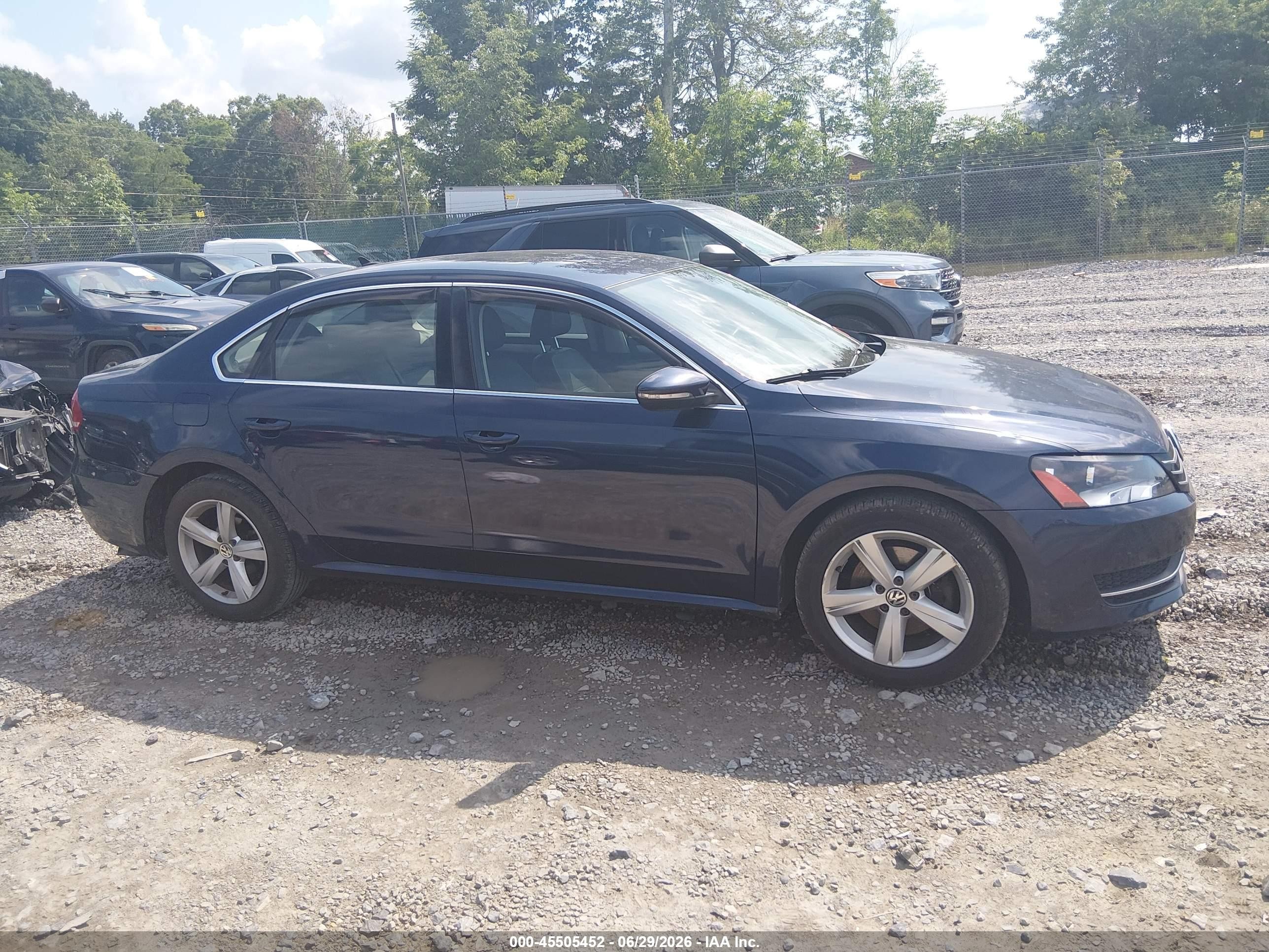 2012 Volkswagen Passat 2.5l Se Синий vin: 1VWBP7A38CC052238