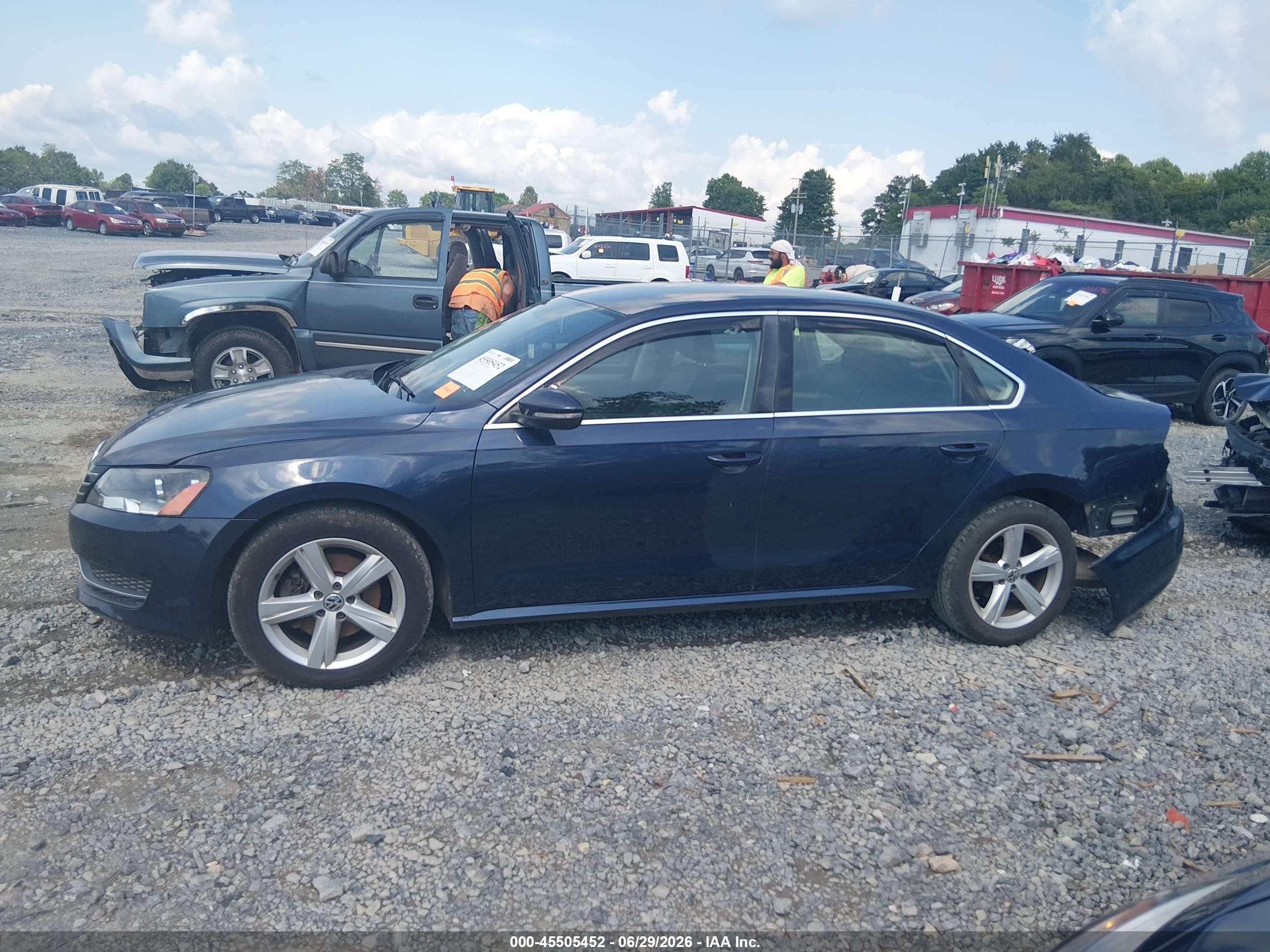 2012 Volkswagen Passat 2.5l Se Синий vin: 1VWBP7A38CC052238