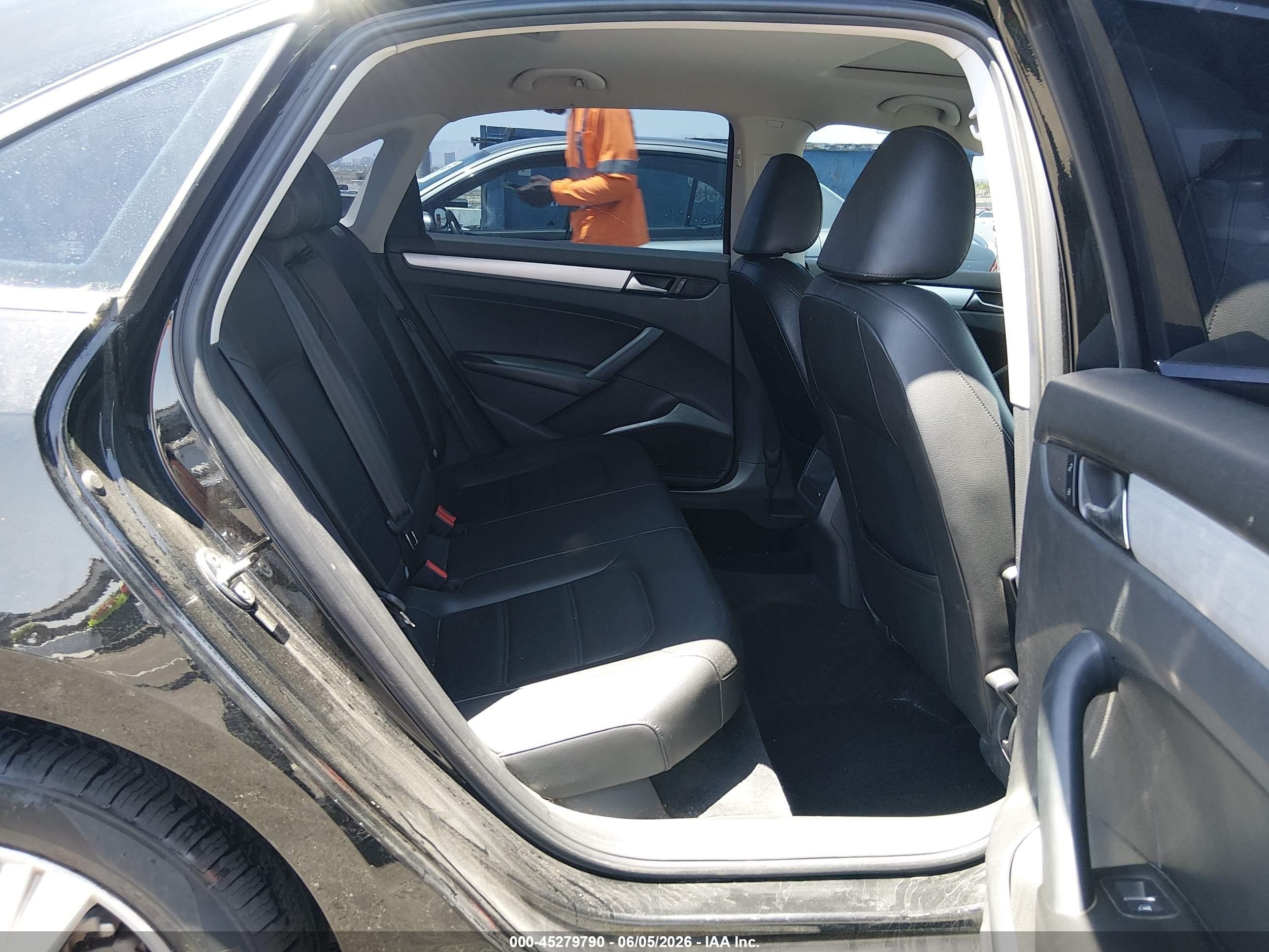 2012 Volkswagen Passat 2.5l Se Черный vin: 1VWBP7A38CC069329