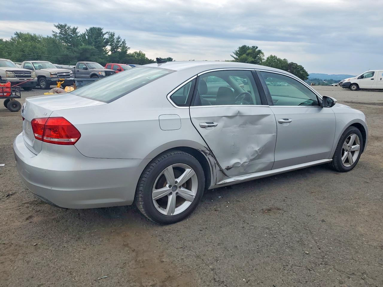 2012 Volkswagen Passat Se Silver vin: 1VWBP7A38CC081707