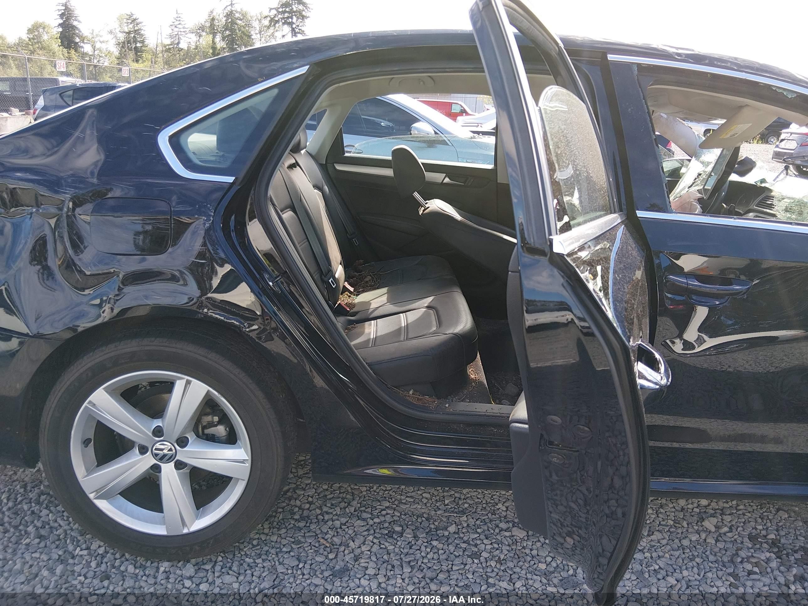 2012 Volkswagen Passat 2.5l Se Black vin: 1VWBP7A38CC089547