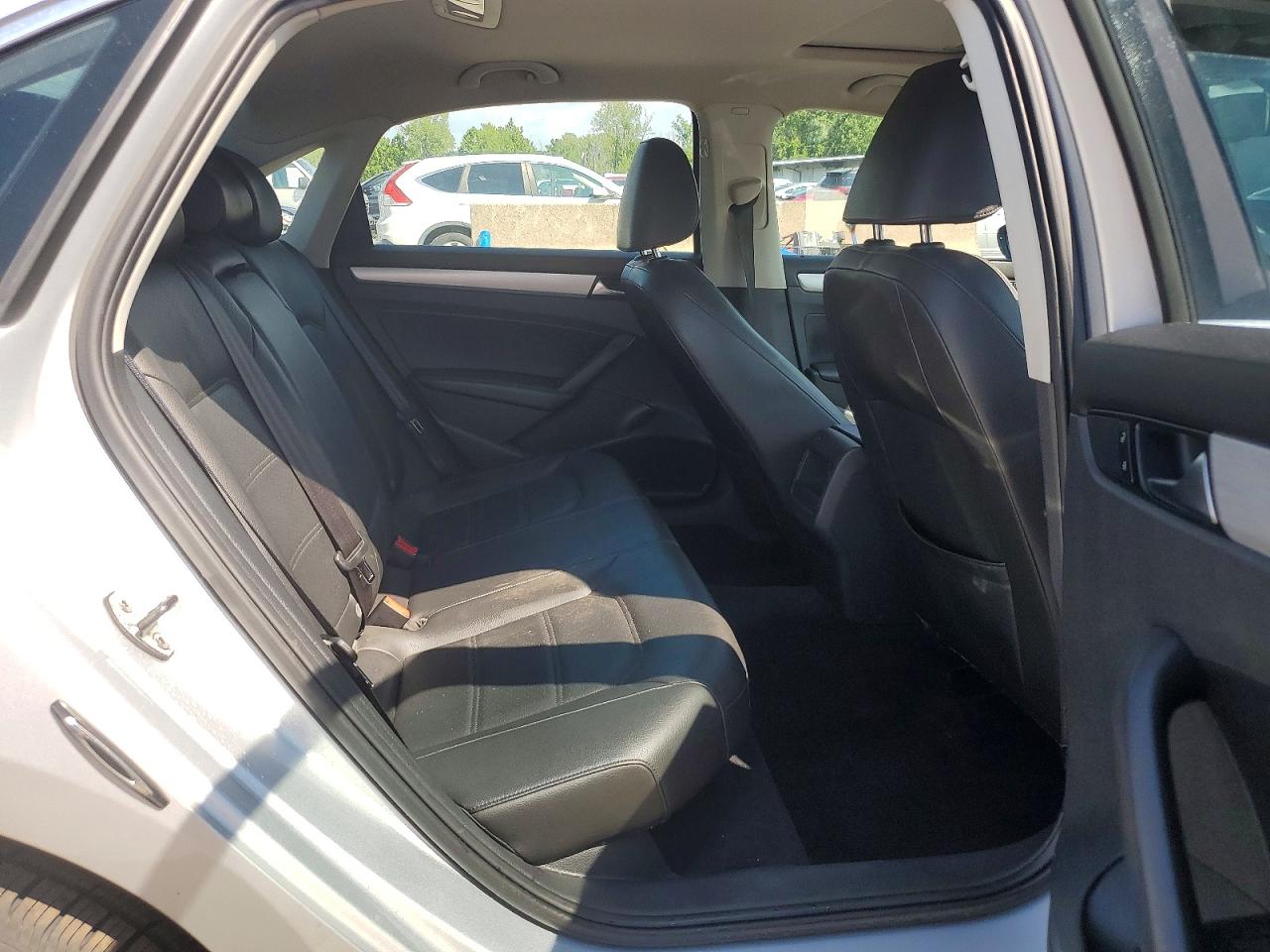 2012 Volkswagen Passat Se Silver vin: 1VWBP7A38CC090018