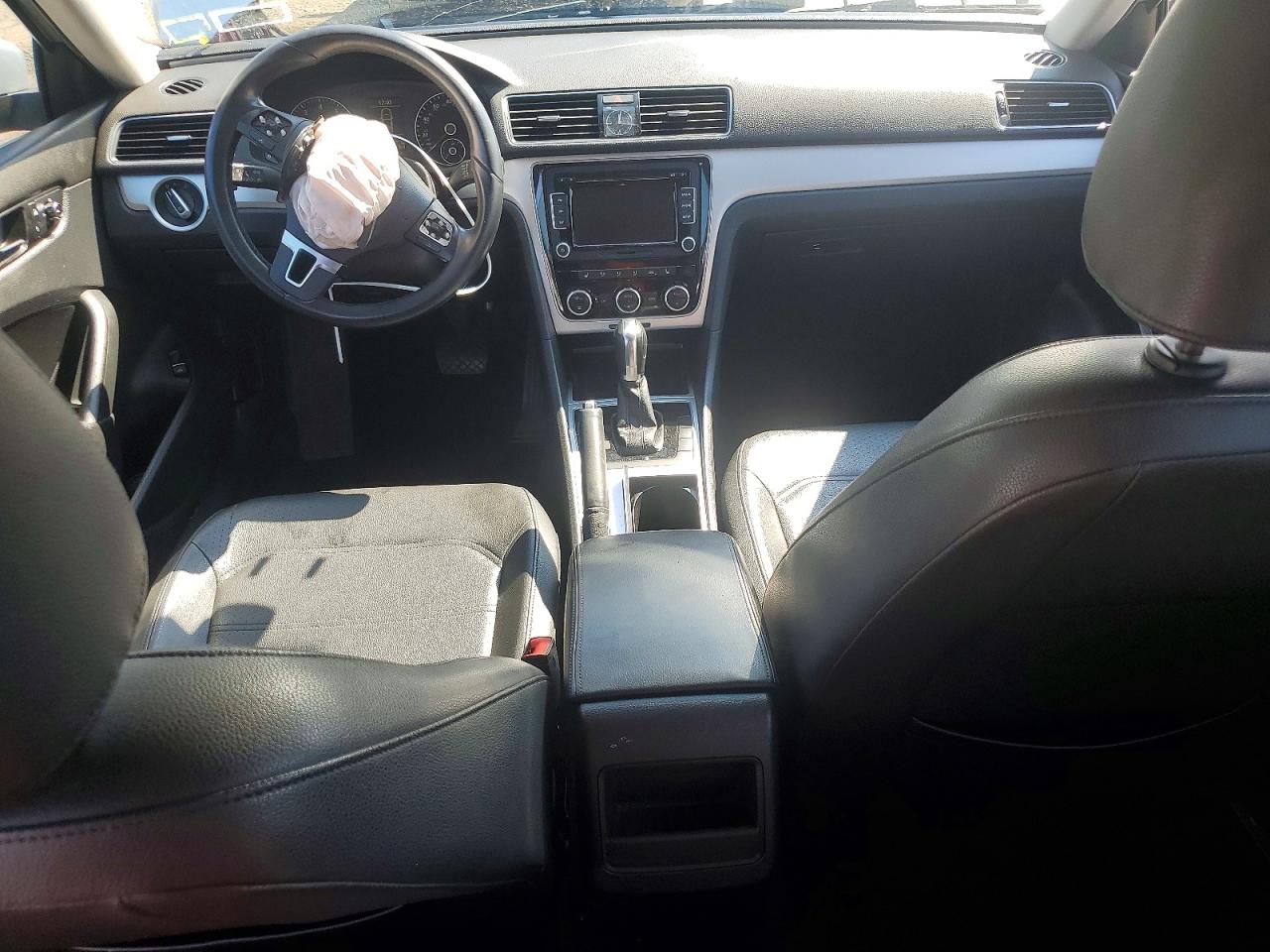 2012 Volkswagen Passat Se Silver vin: 1VWBP7A38CC090018
