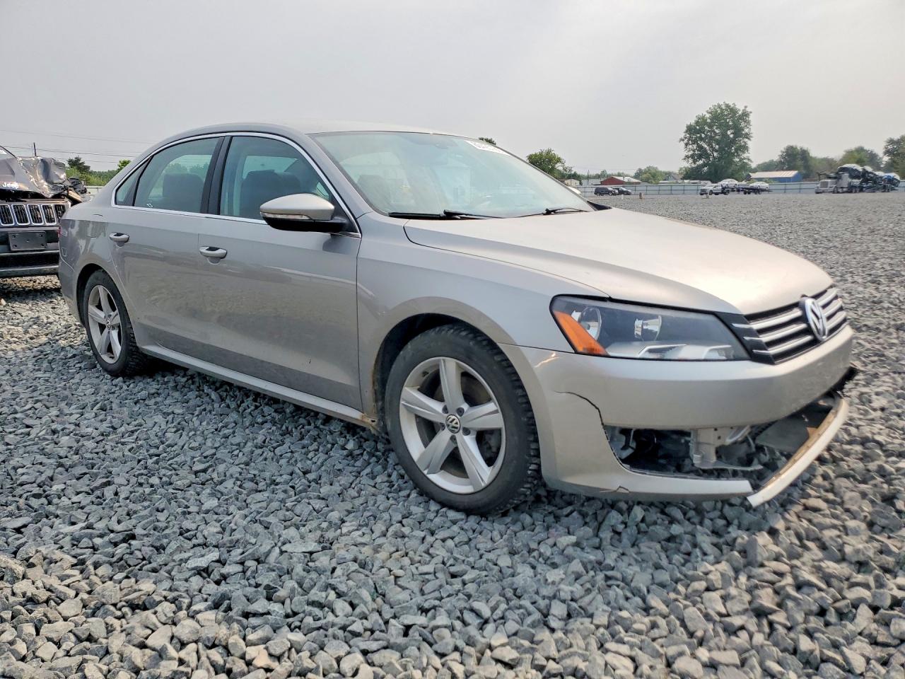 2012 Volkswagen Passat Se Silver vin: 1VWBP7A38CC105164