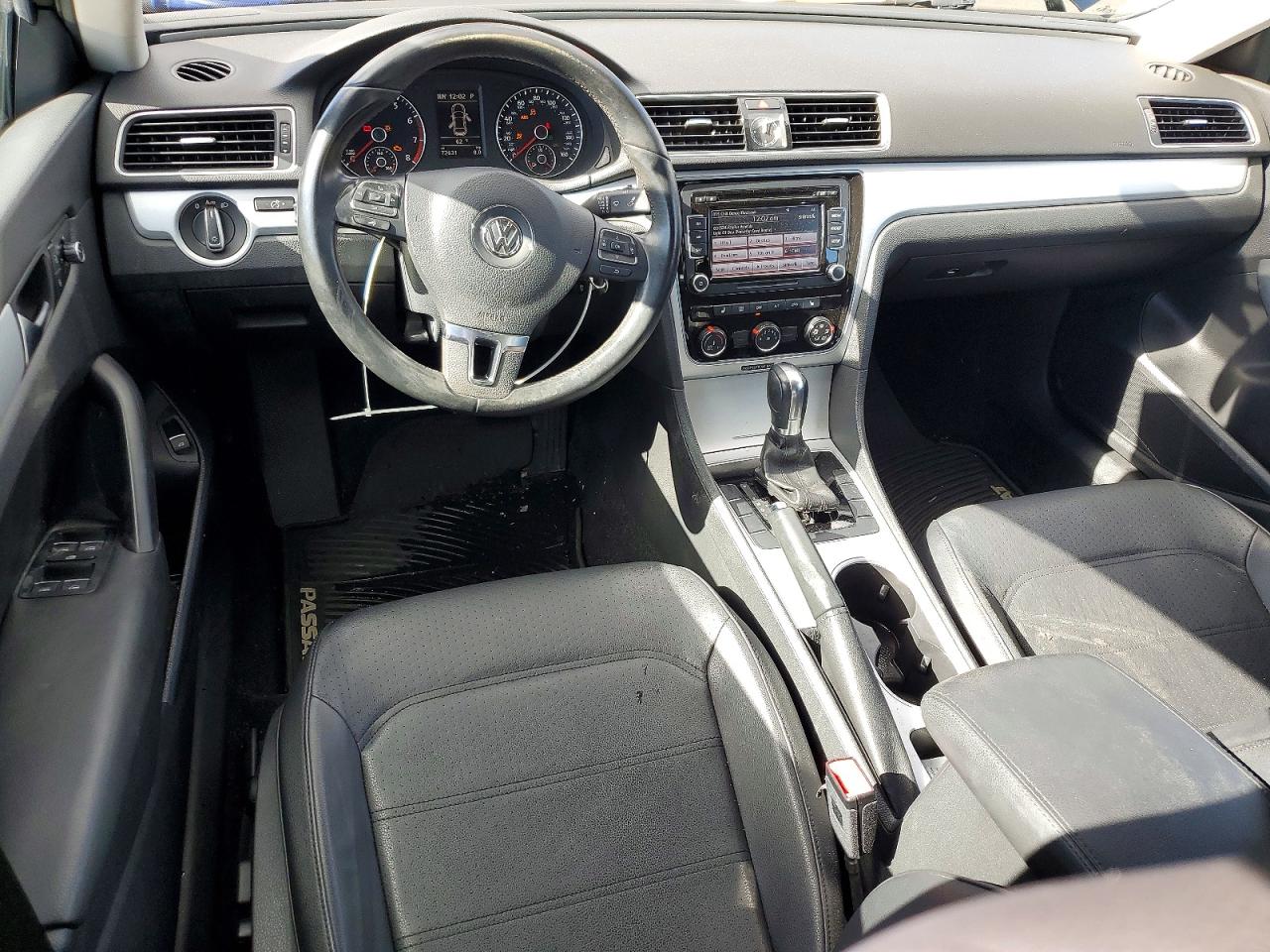 2013 Volkswagen Passat Se Черный vin: 1VWBP7A38DC007771