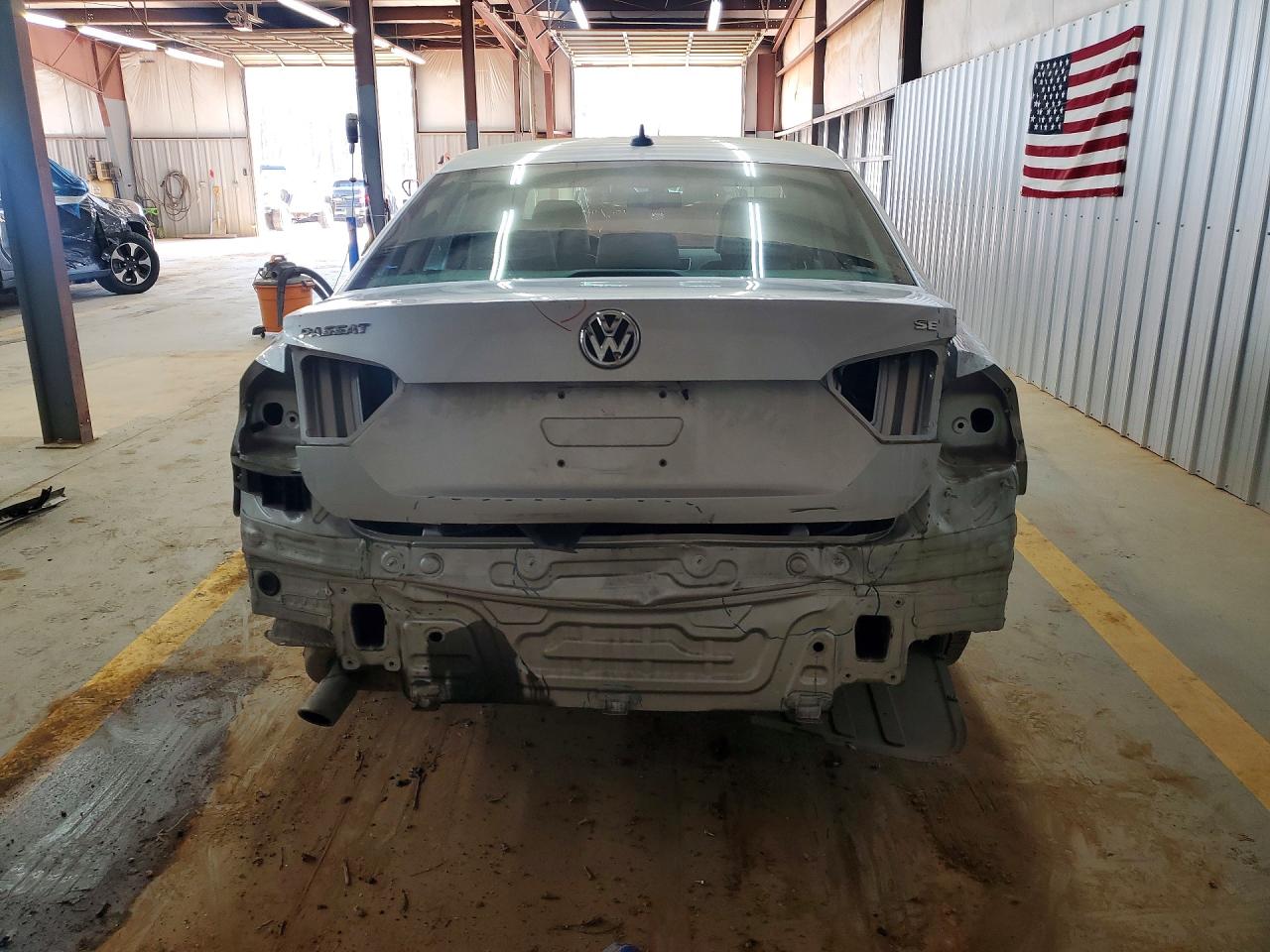 2013 Volkswagen Passat Se Серебряный vin: 1VWBP7A38DC013389