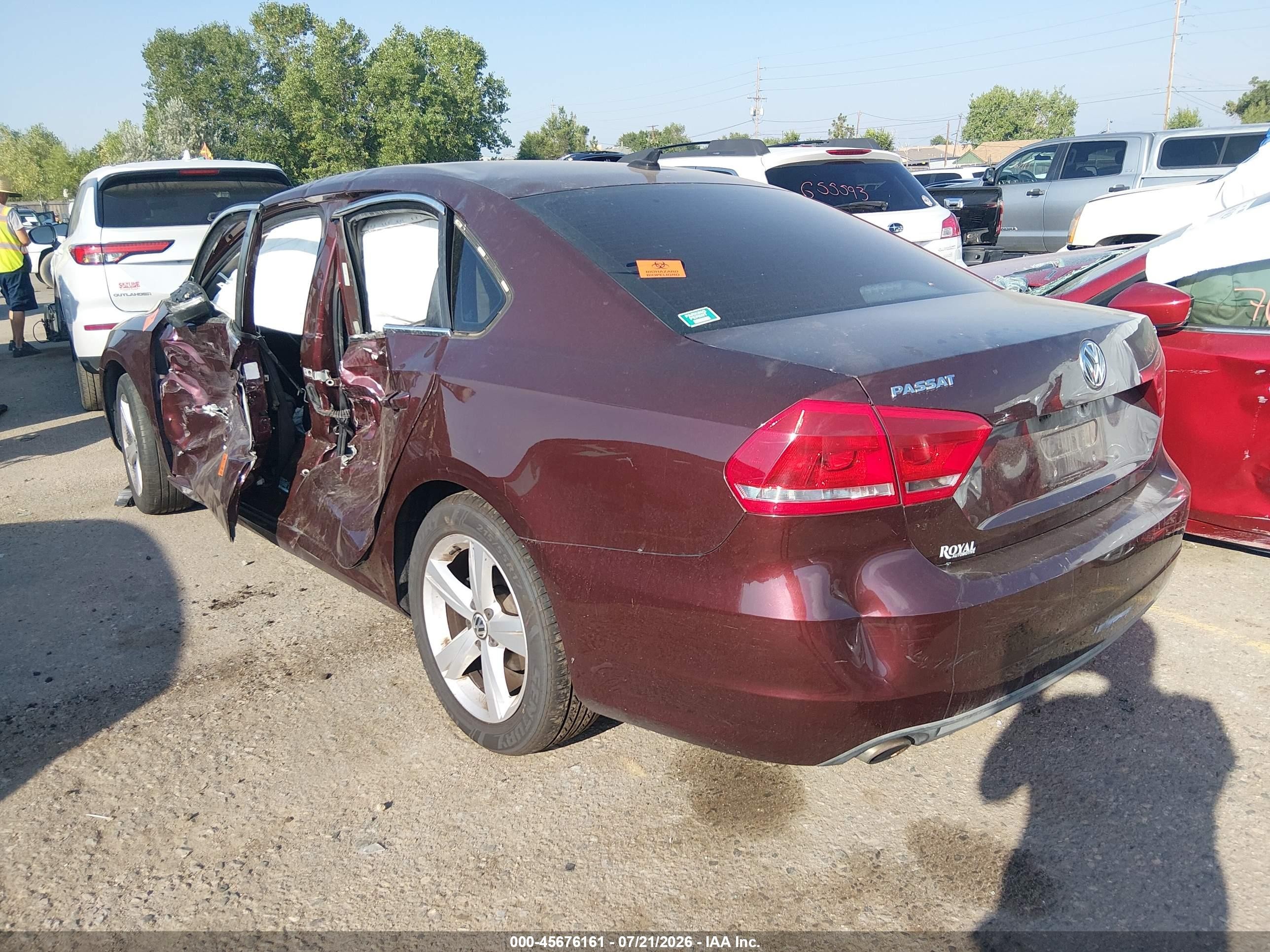 2013 Volkswagen Passat 2.5l Se Burgundy vin: 1VWBP7A38DC034095