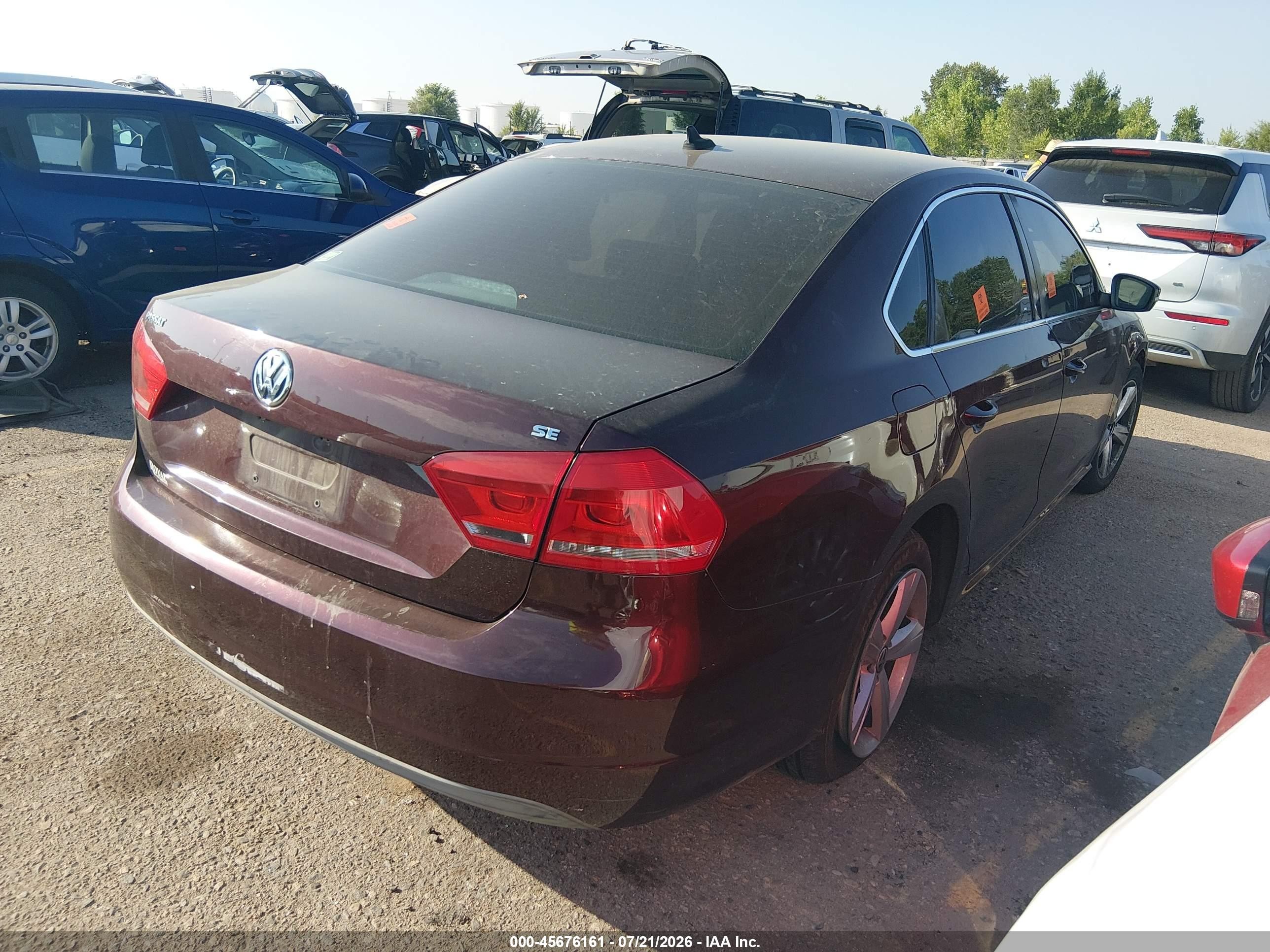 2013 Volkswagen Passat 2.5l Se Burgundy vin: 1VWBP7A38DC034095