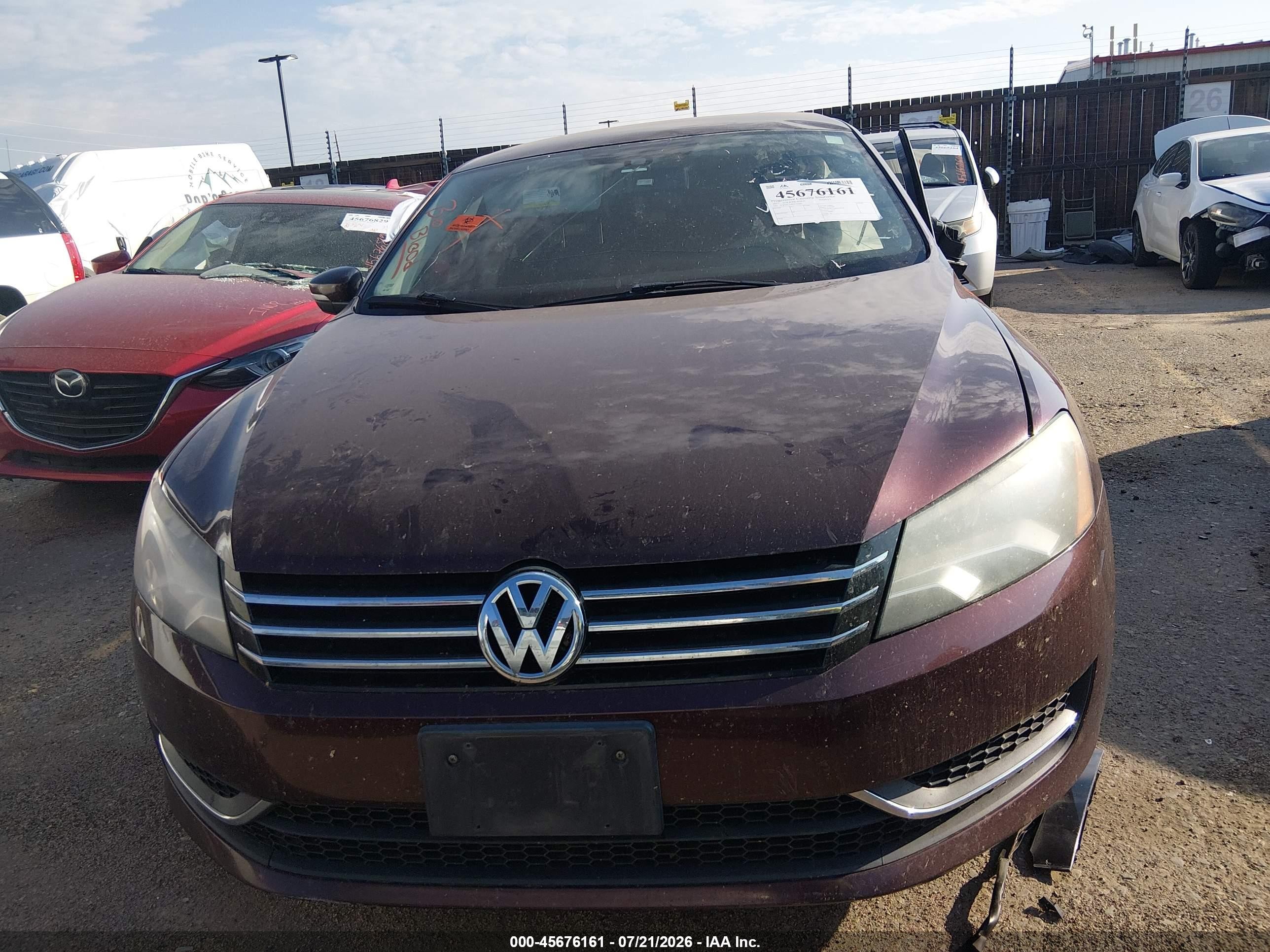 2013 Volkswagen Passat 2.5l Se Burgundy vin: 1VWBP7A38DC034095