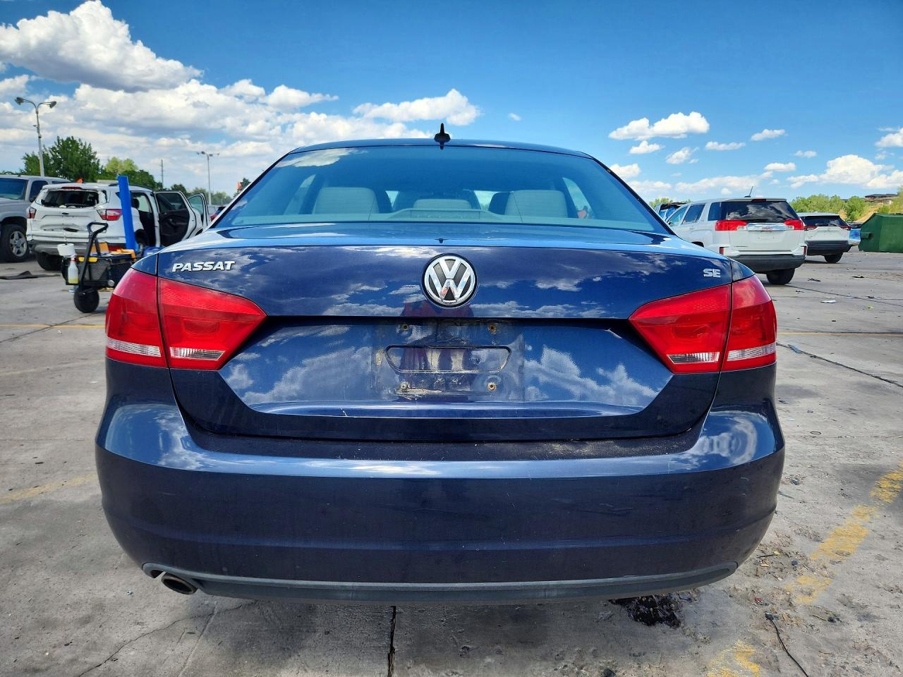 2013 Volkswagen Passat Se Blue vin: 1VWBP7A38DC038972
