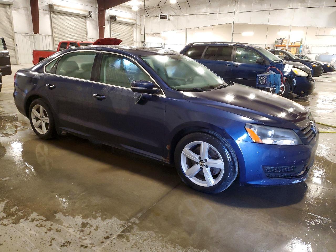 2013 Volkswagen Passat Blue vin: 1VWBP7A38DC046098