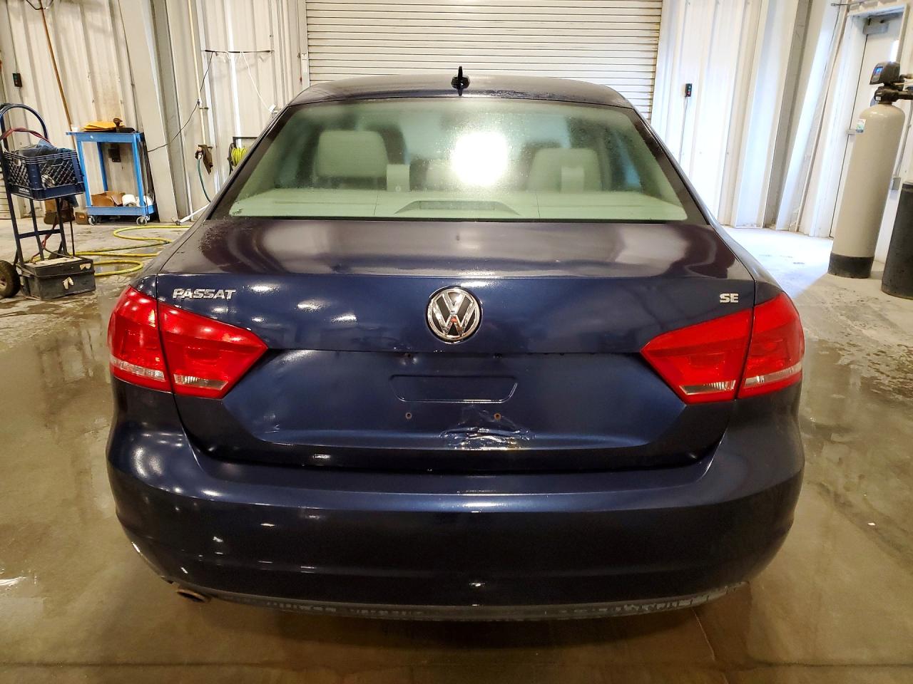 2013 Volkswagen Passat Blue vin: 1VWBP7A38DC046098