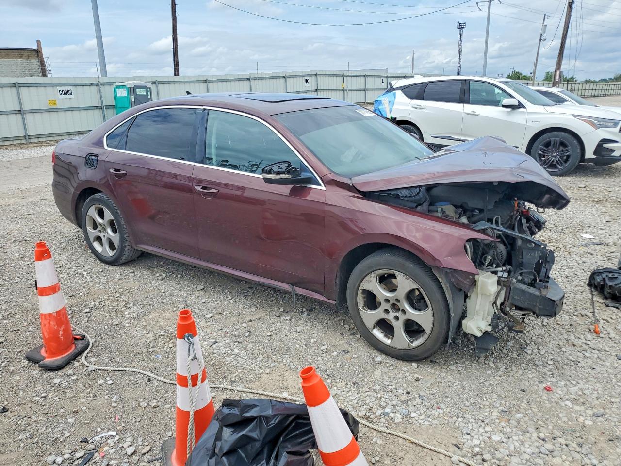 2013 Volkswagen Passat Se Maroon vin: 1VWBP7A38DC075892