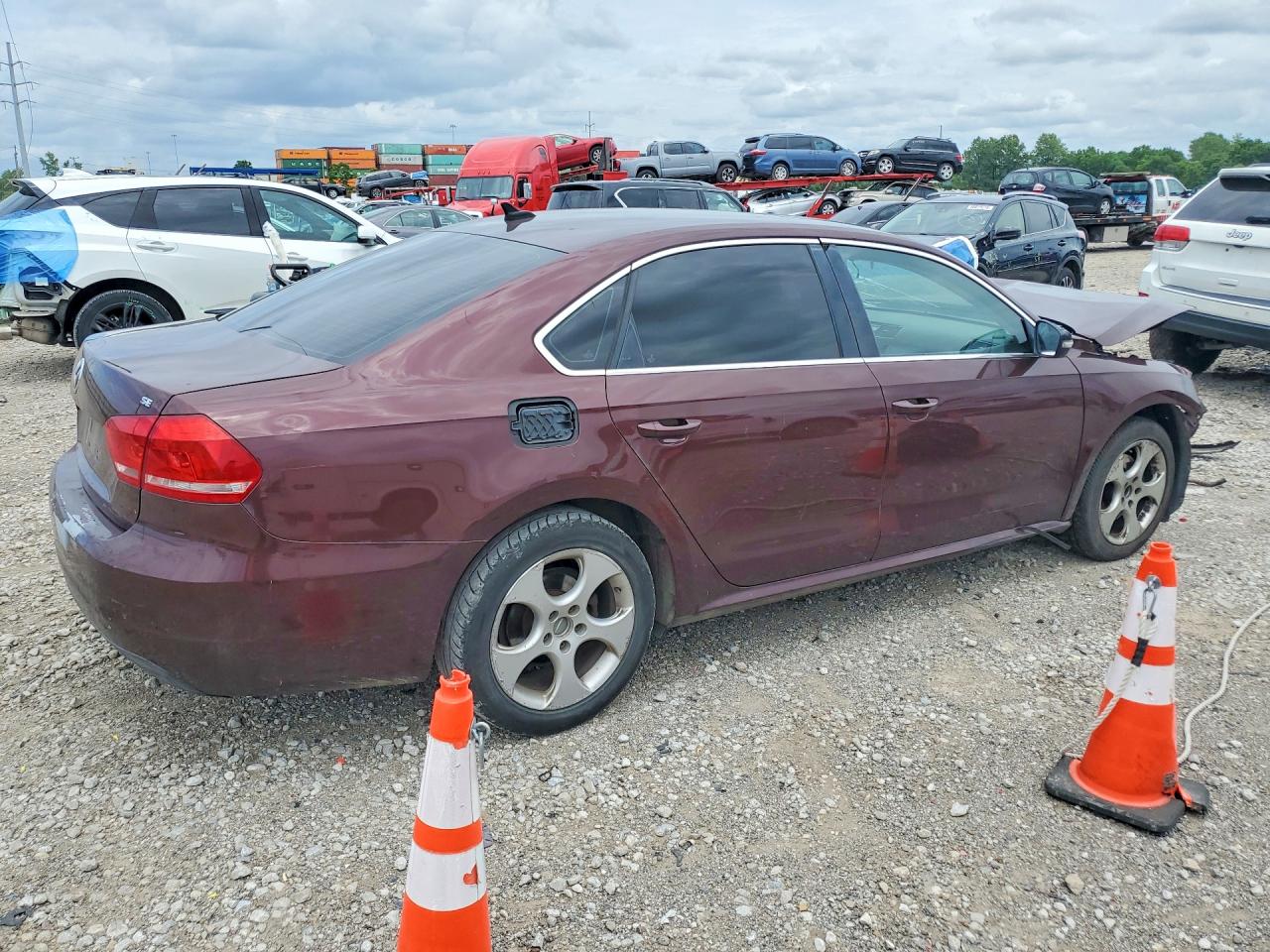 2013 Volkswagen Passat Se Maroon vin: 1VWBP7A38DC075892