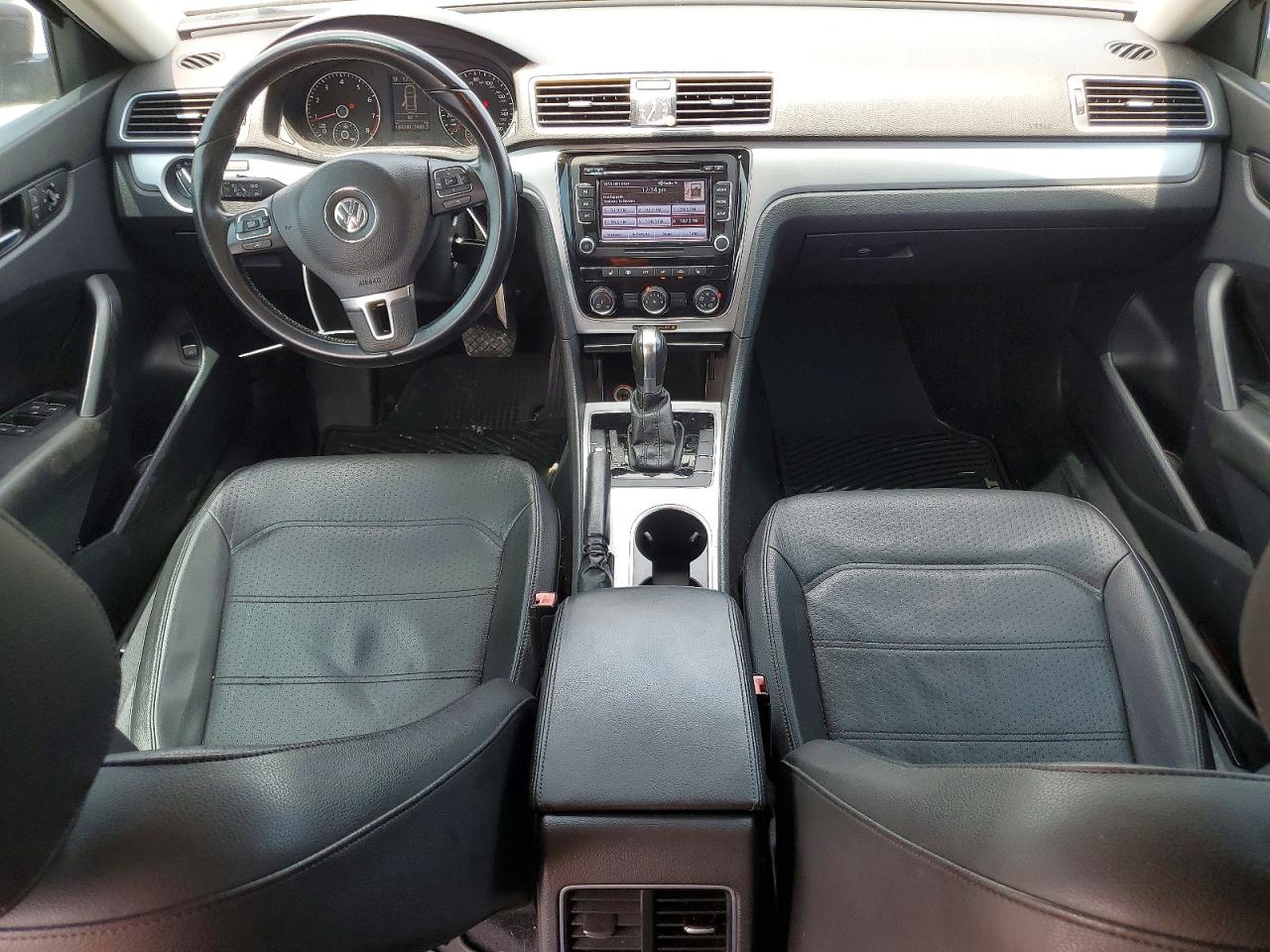 2013 Volkswagen Passat Se Maroon vin: 1VWBP7A38DC083927