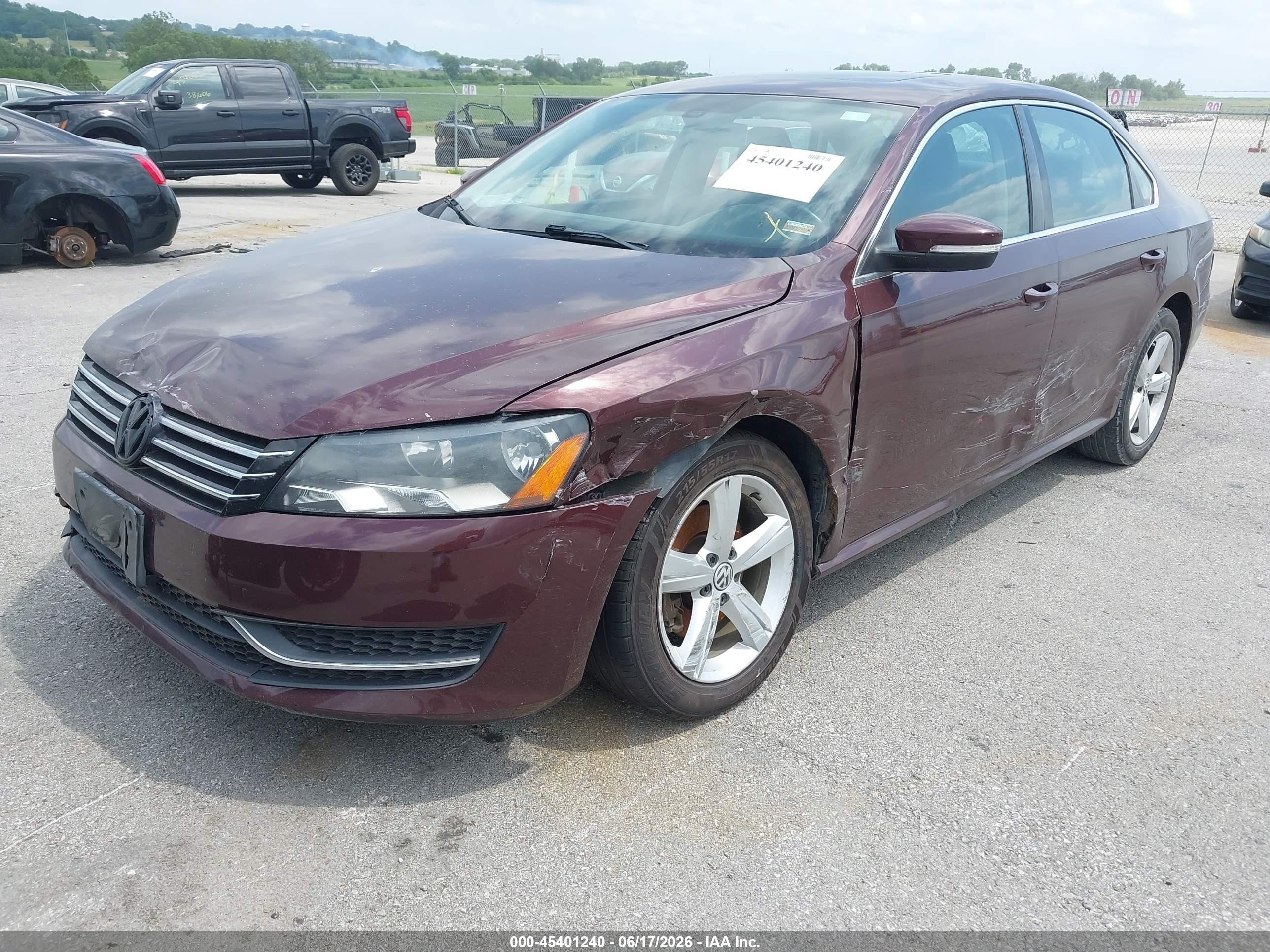 2013 Volkswagen Passat 2.5l Se Purple vin: 1VWBP7A38DC095009