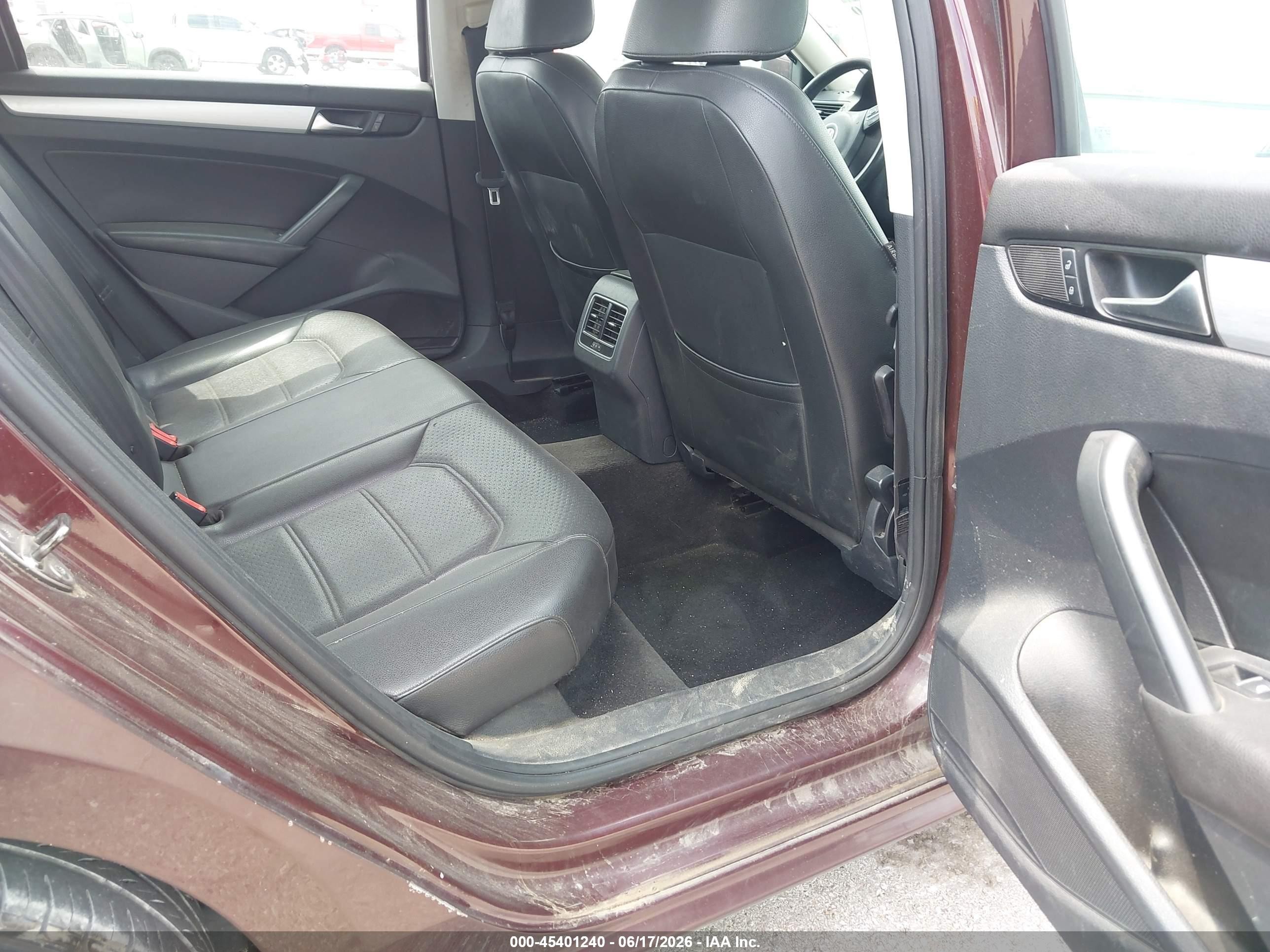 2013 Volkswagen Passat 2.5l Se Purple vin: 1VWBP7A38DC095009