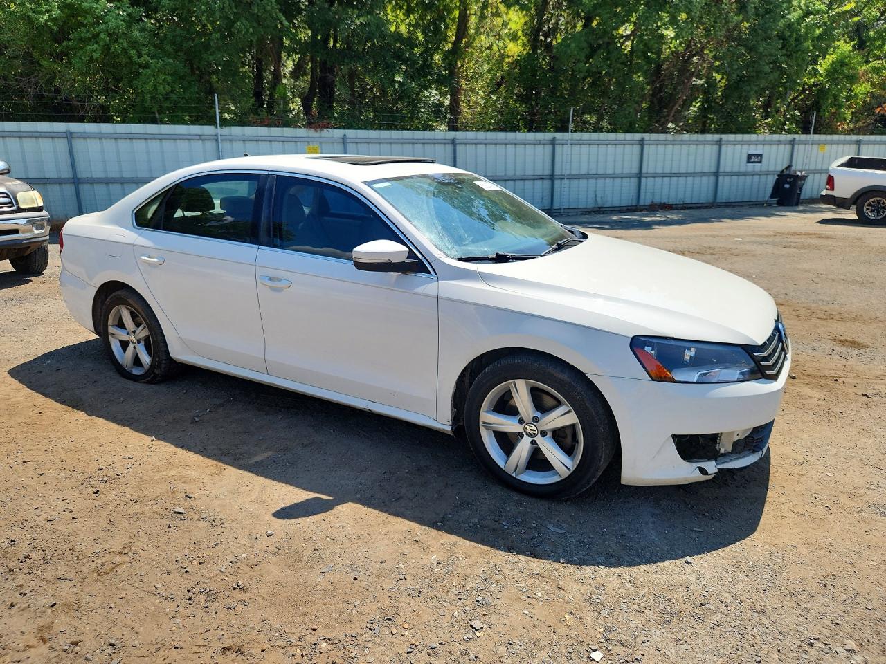 2013 Volkswagen Passat Se White vin: 1VWBP7A38DC100385