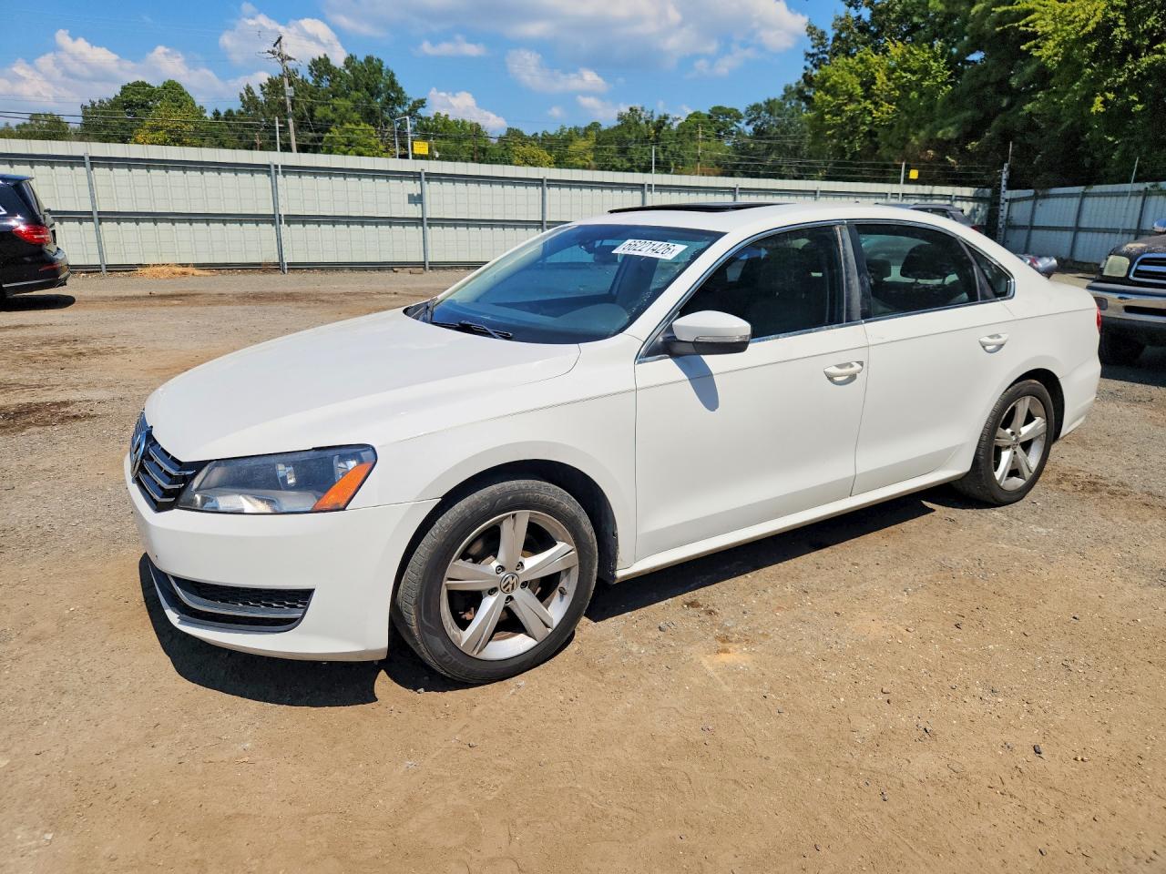 2013 Volkswagen Passat Se White vin: 1VWBP7A38DC100385