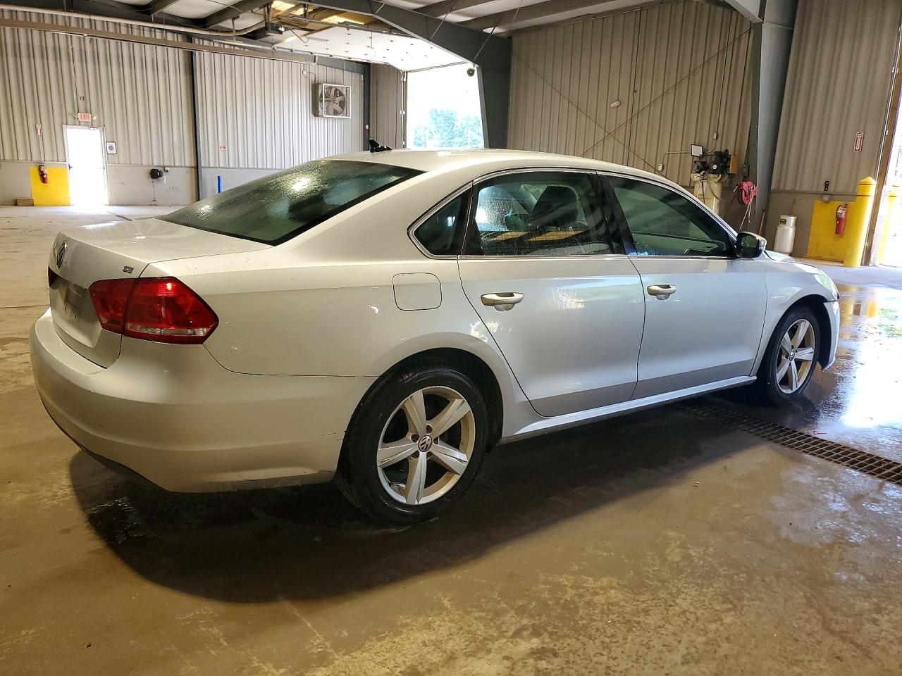 2013 Volkswagen Passat Se Silver vin: 1VWBP7A38DC104307