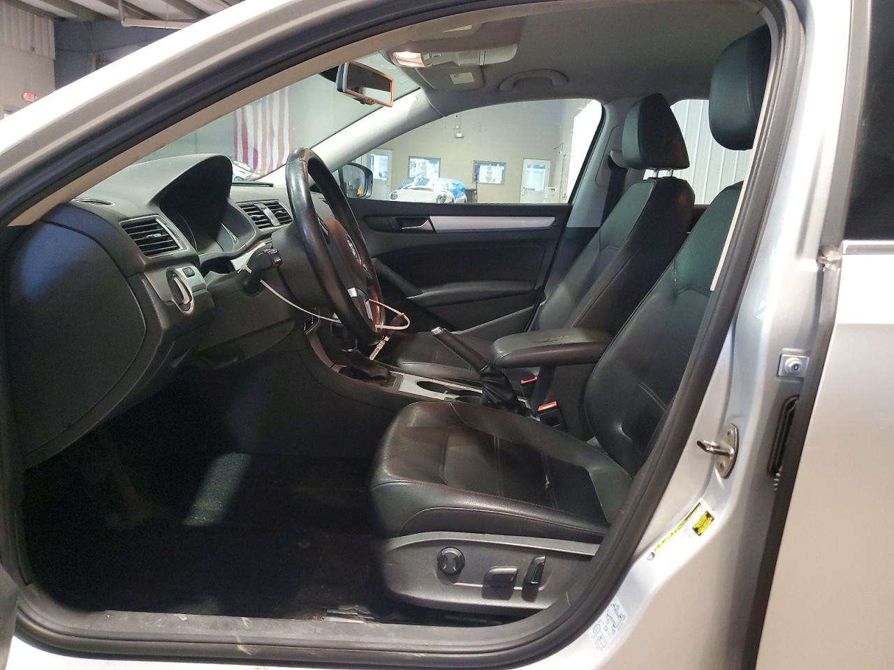 2013 Volkswagen Passat Se Silver vin: 1VWBP7A38DC104307