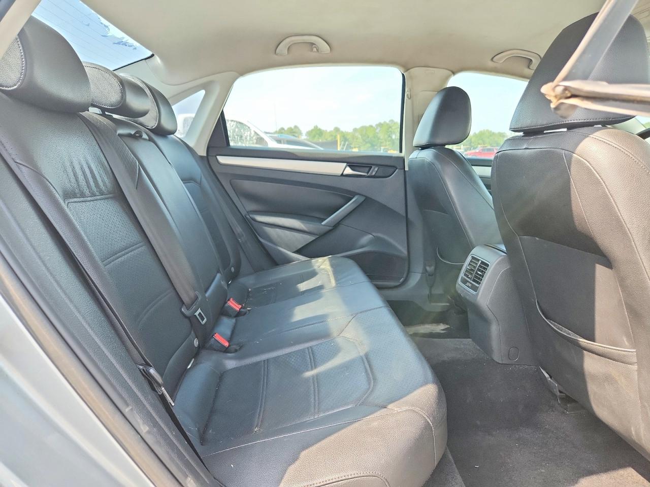 2013 Volkswagen Passat Se Silver vin: 1VWBP7A38DC104419