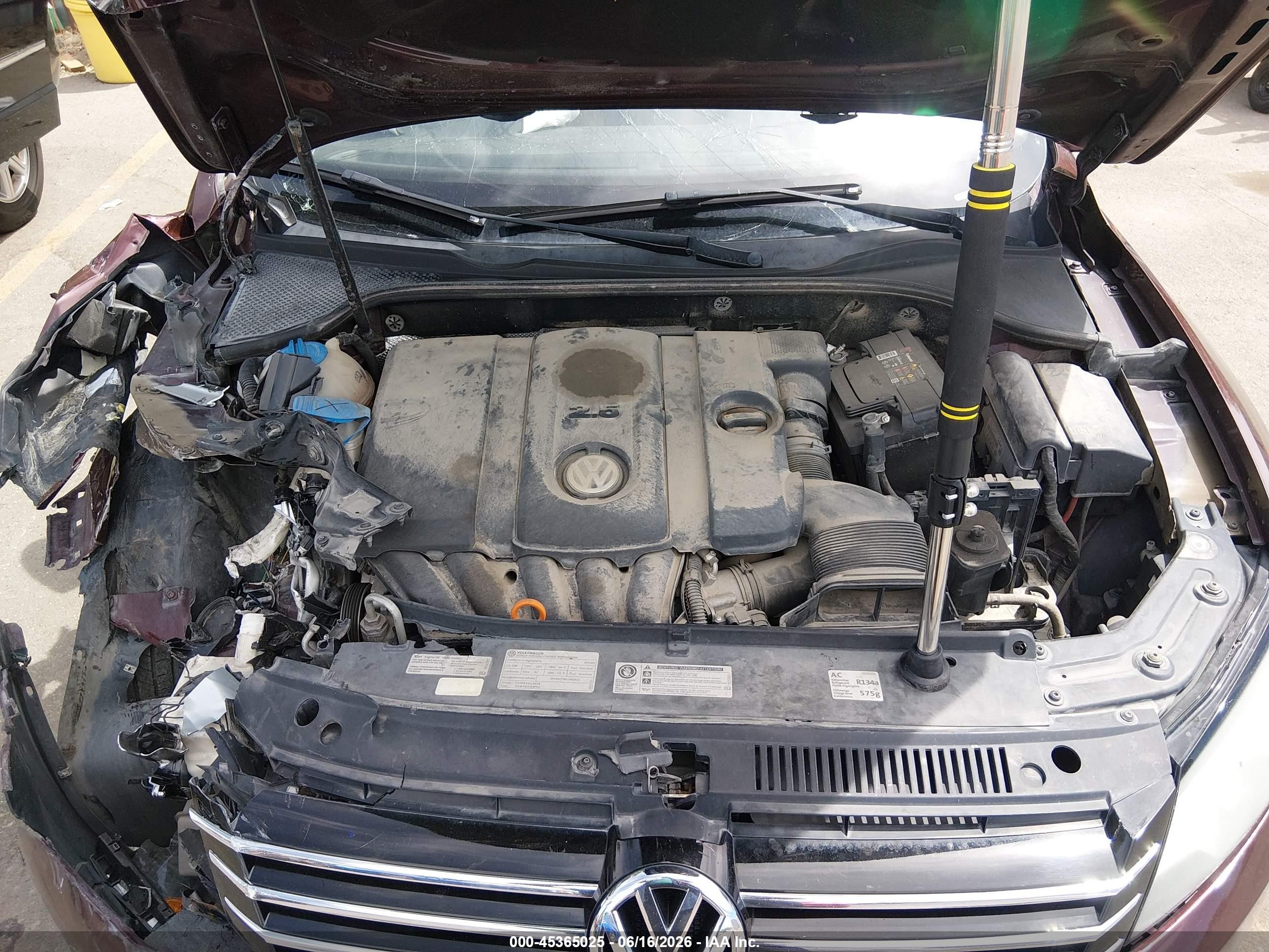 2013 Volkswagen Passat 2.5l Se Maroon vin: 1VWBP7A38DC104646