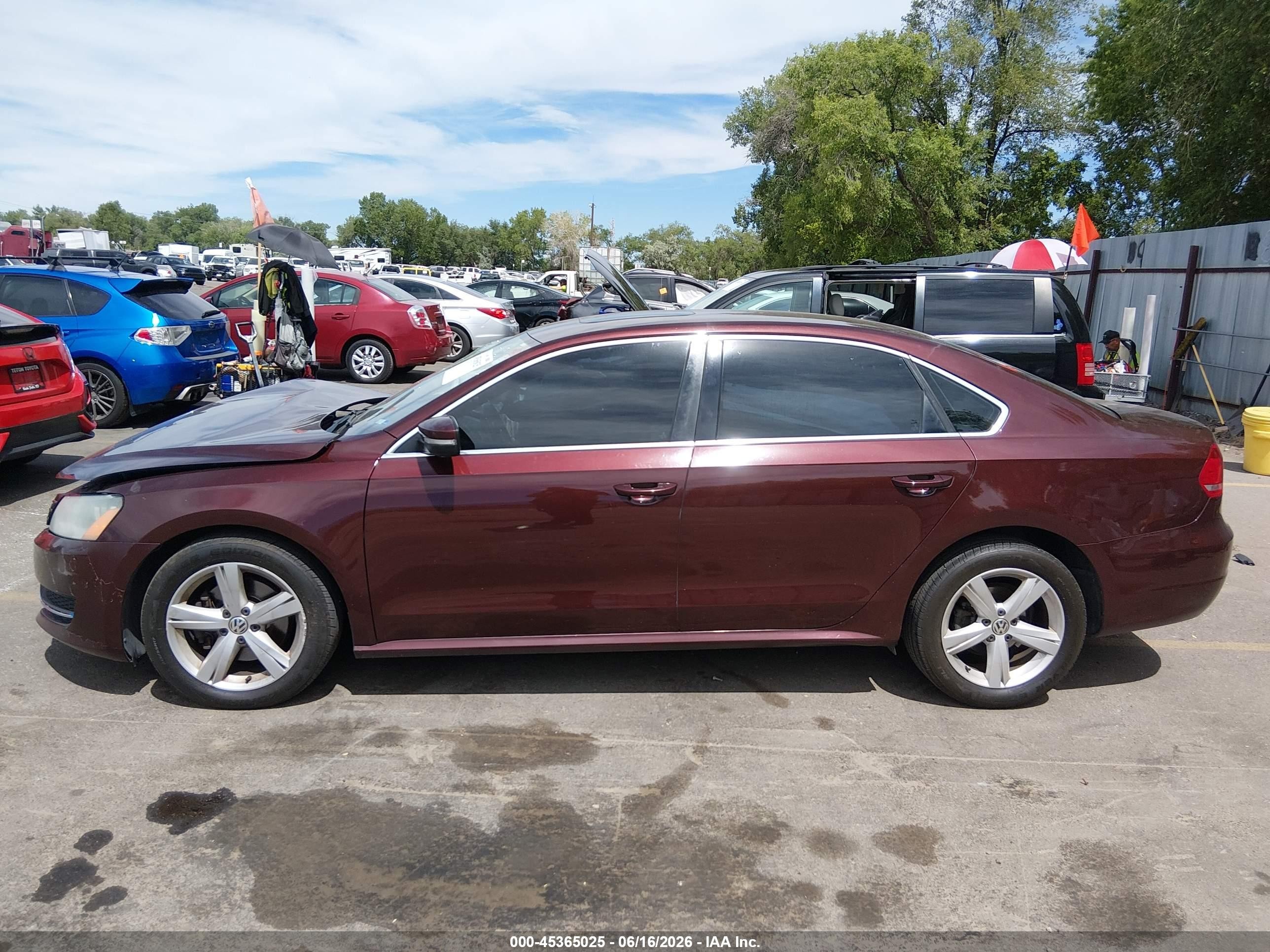 2013 Volkswagen Passat 2.5l Se Maroon vin: 1VWBP7A38DC104646