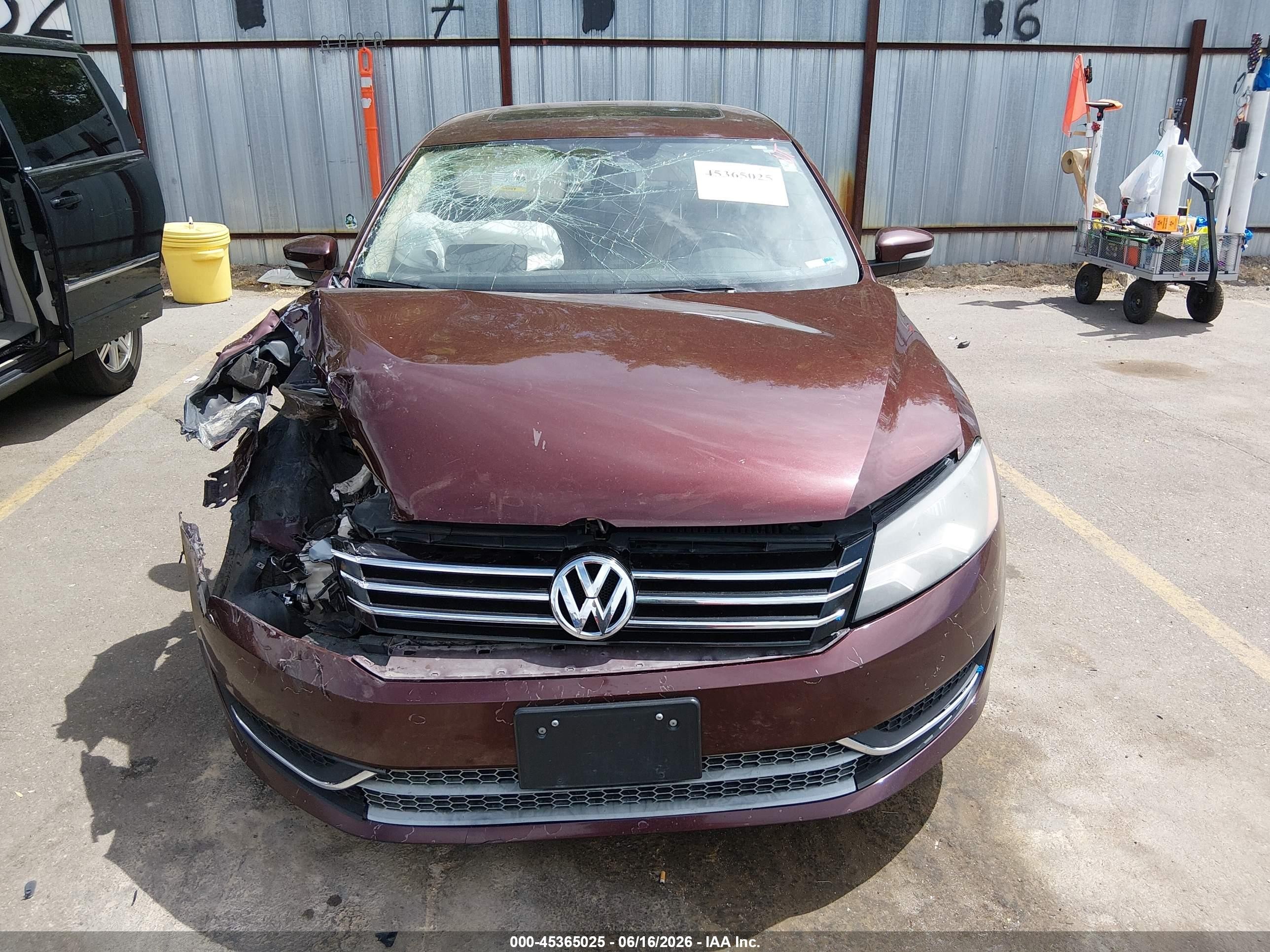 2013 Volkswagen Passat 2.5l Se Maroon vin: 1VWBP7A38DC104646