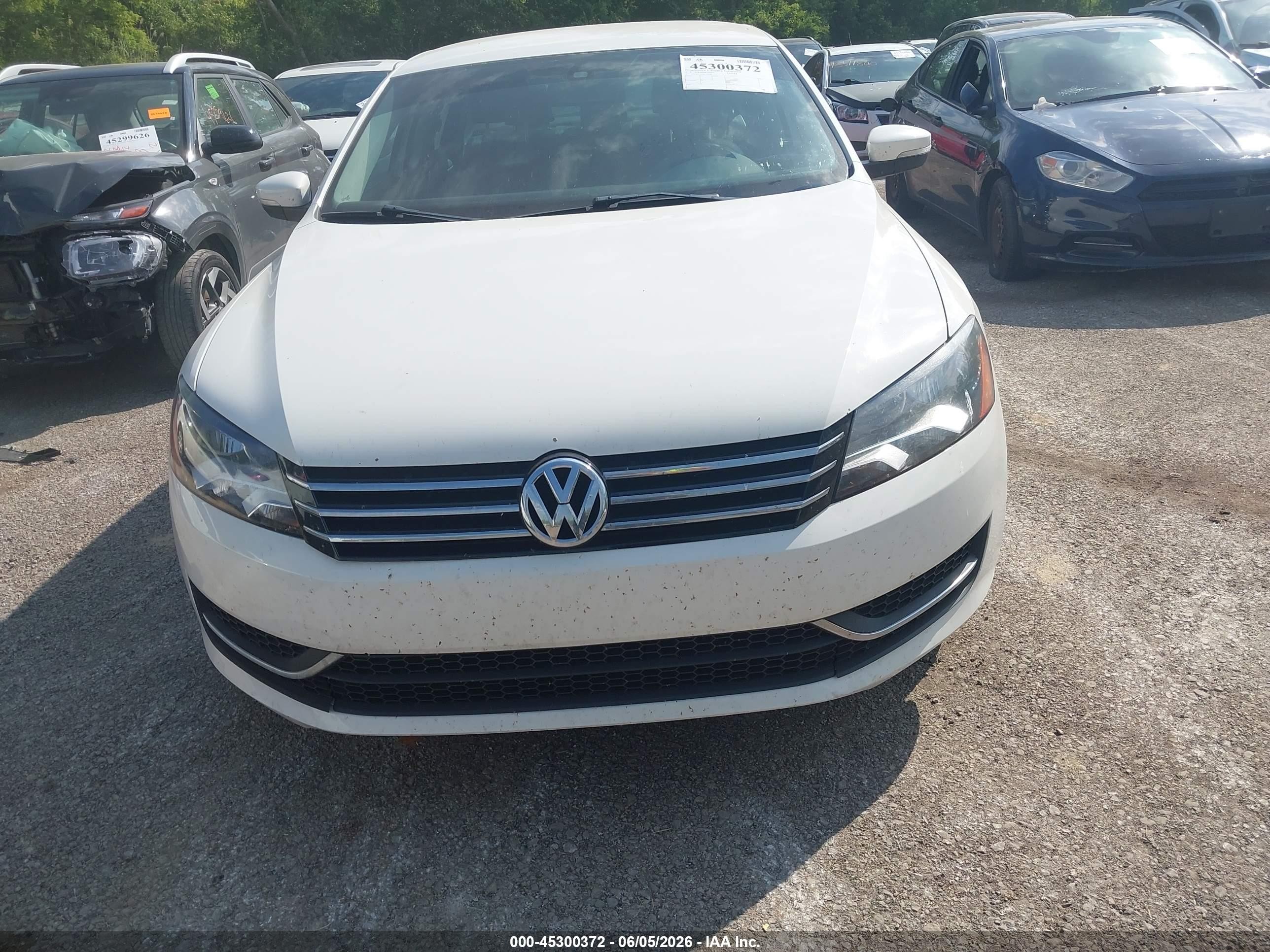 2013 Volkswagen Passat 2.5l Se White vin: 1VWBP7A38DC131460