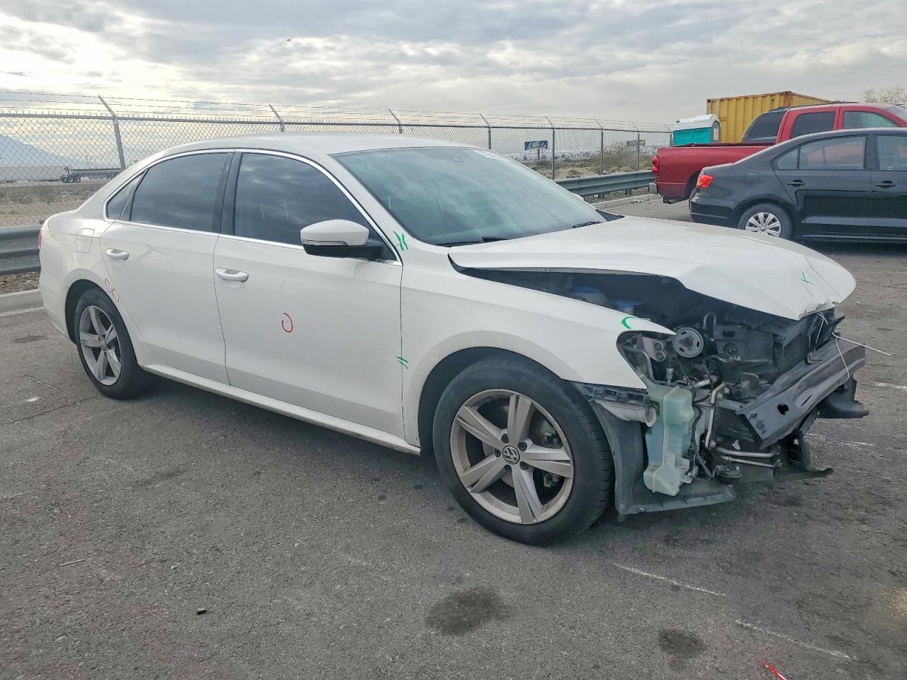 2014 Volkswagen Passat Se White vin: 1VWBP7A38EC015337