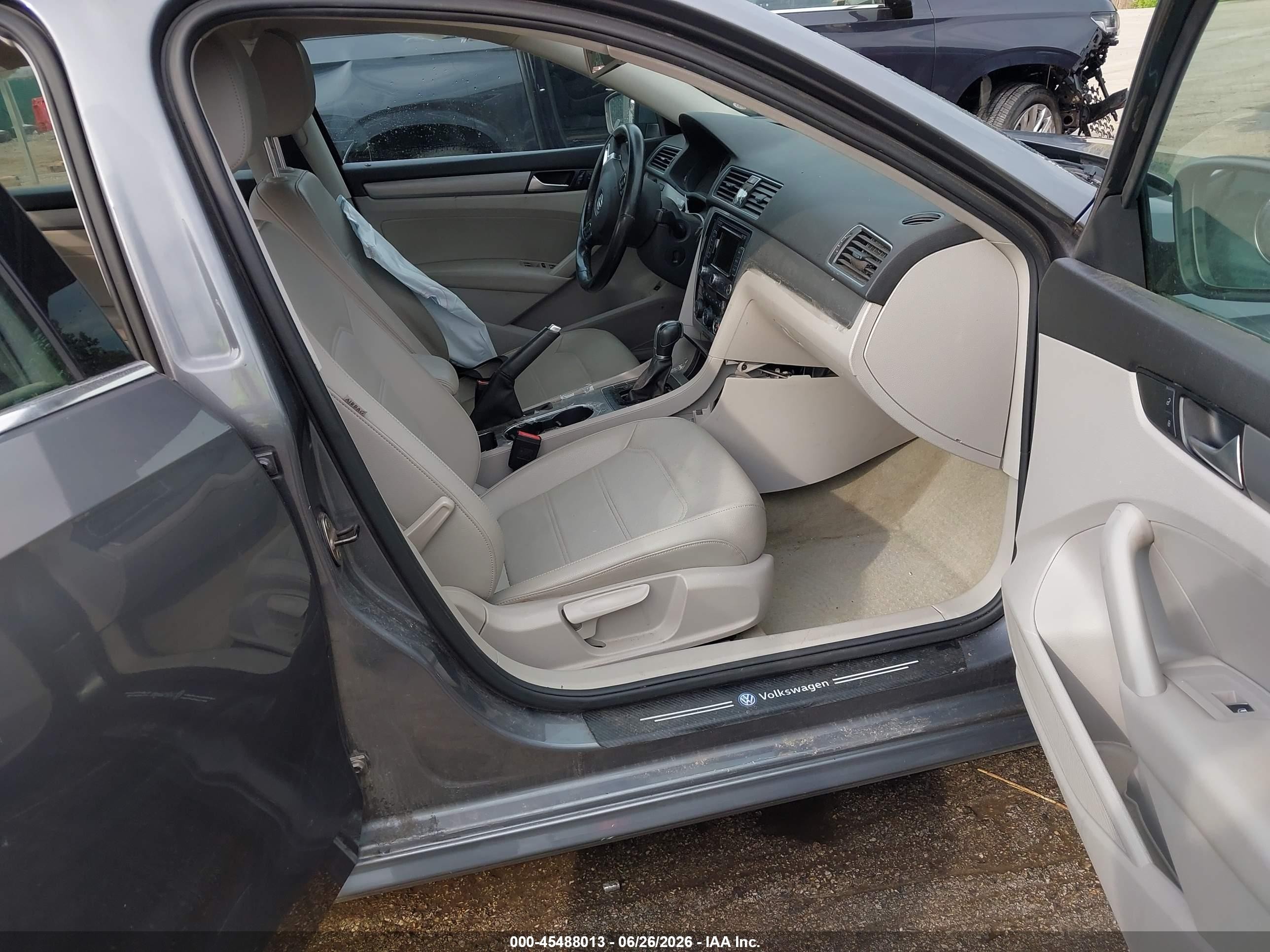 2014 Volkswagen Passat 2.5l Se Gray vin: 1VWBP7A38EC016116