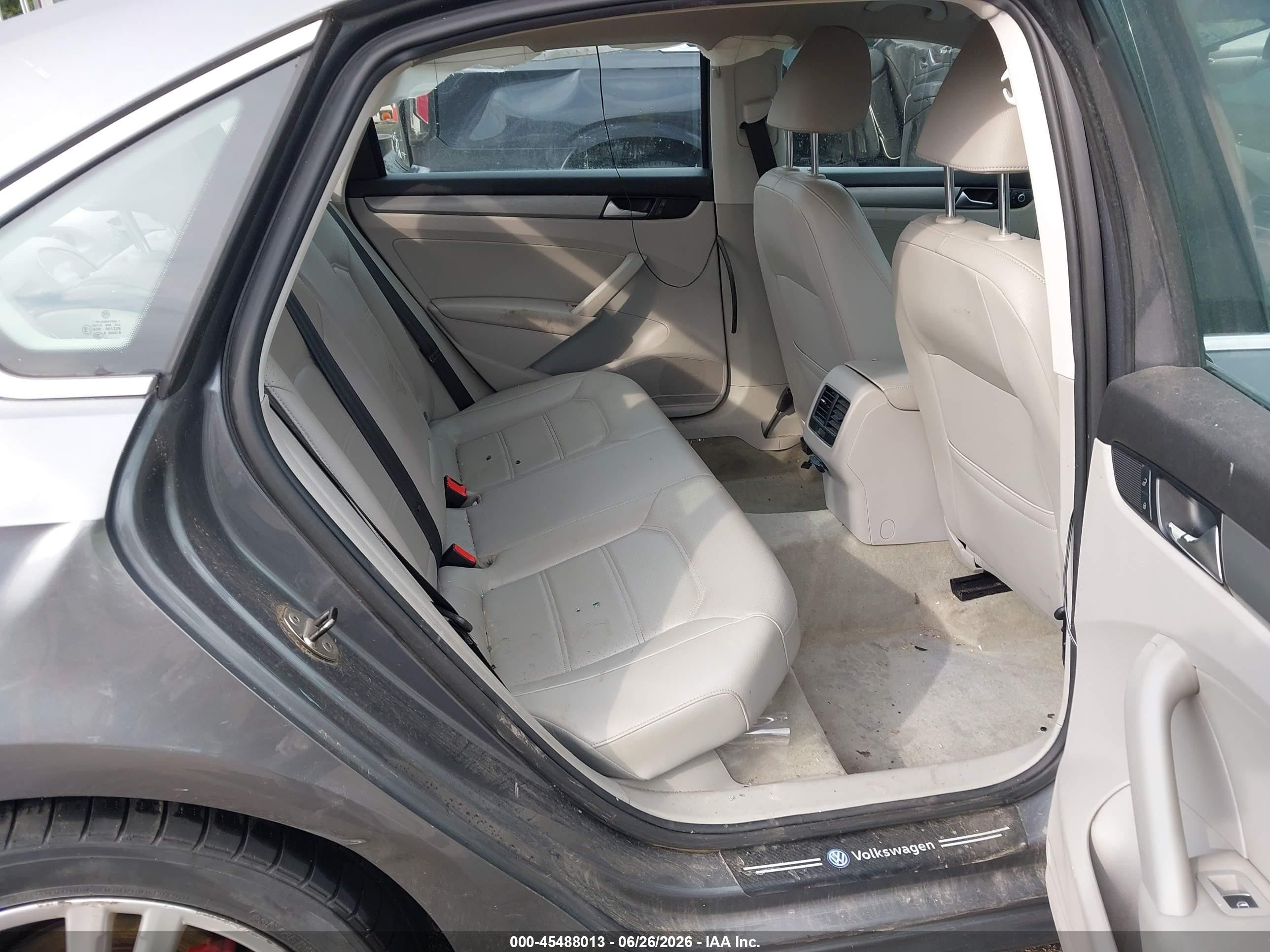 2014 Volkswagen Passat 2.5l Se Gray vin: 1VWBP7A38EC016116