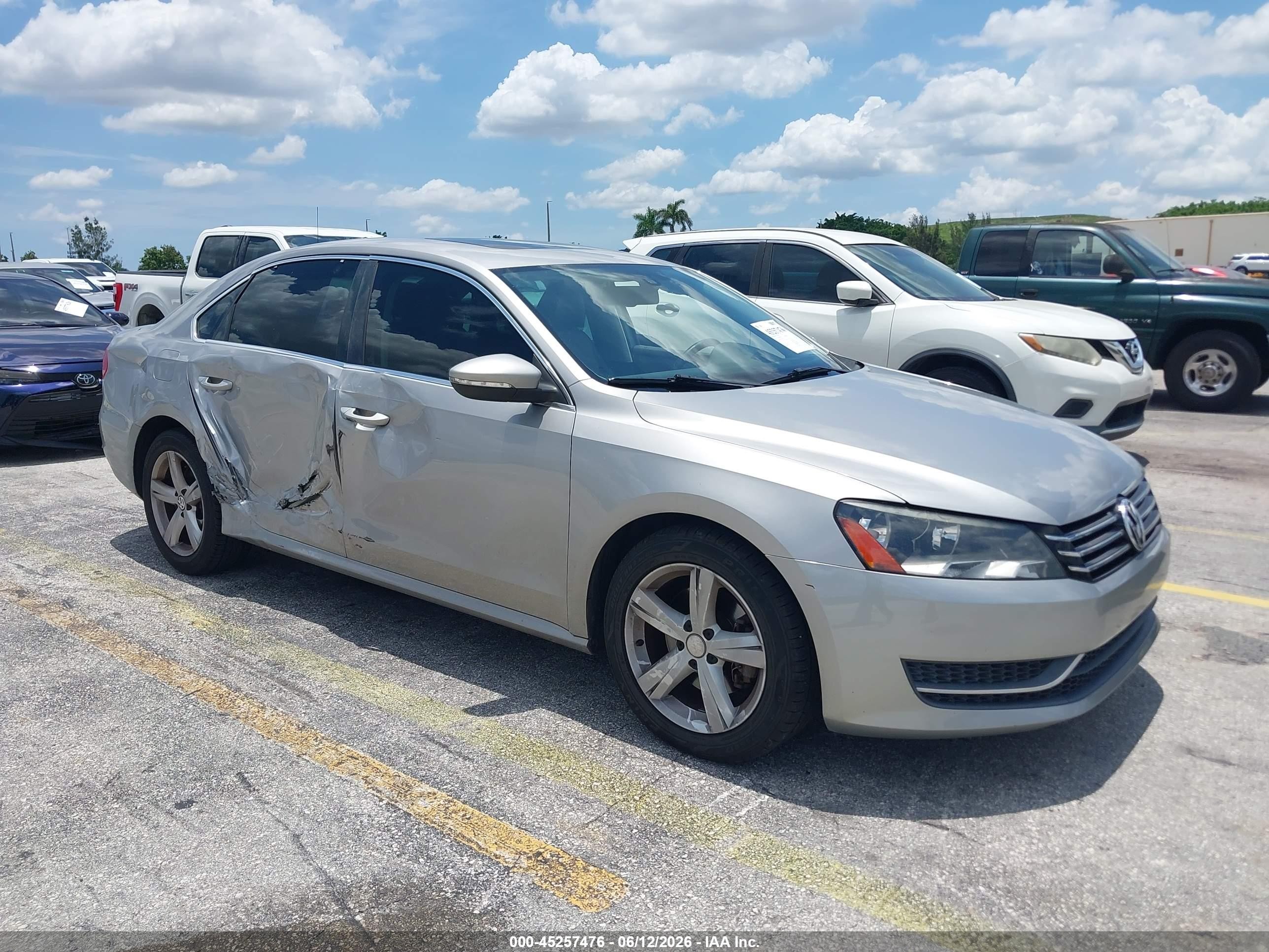 2012 Volkswagen Passat 2.5l Se Silver vin: 1VWBP7A39CC005011