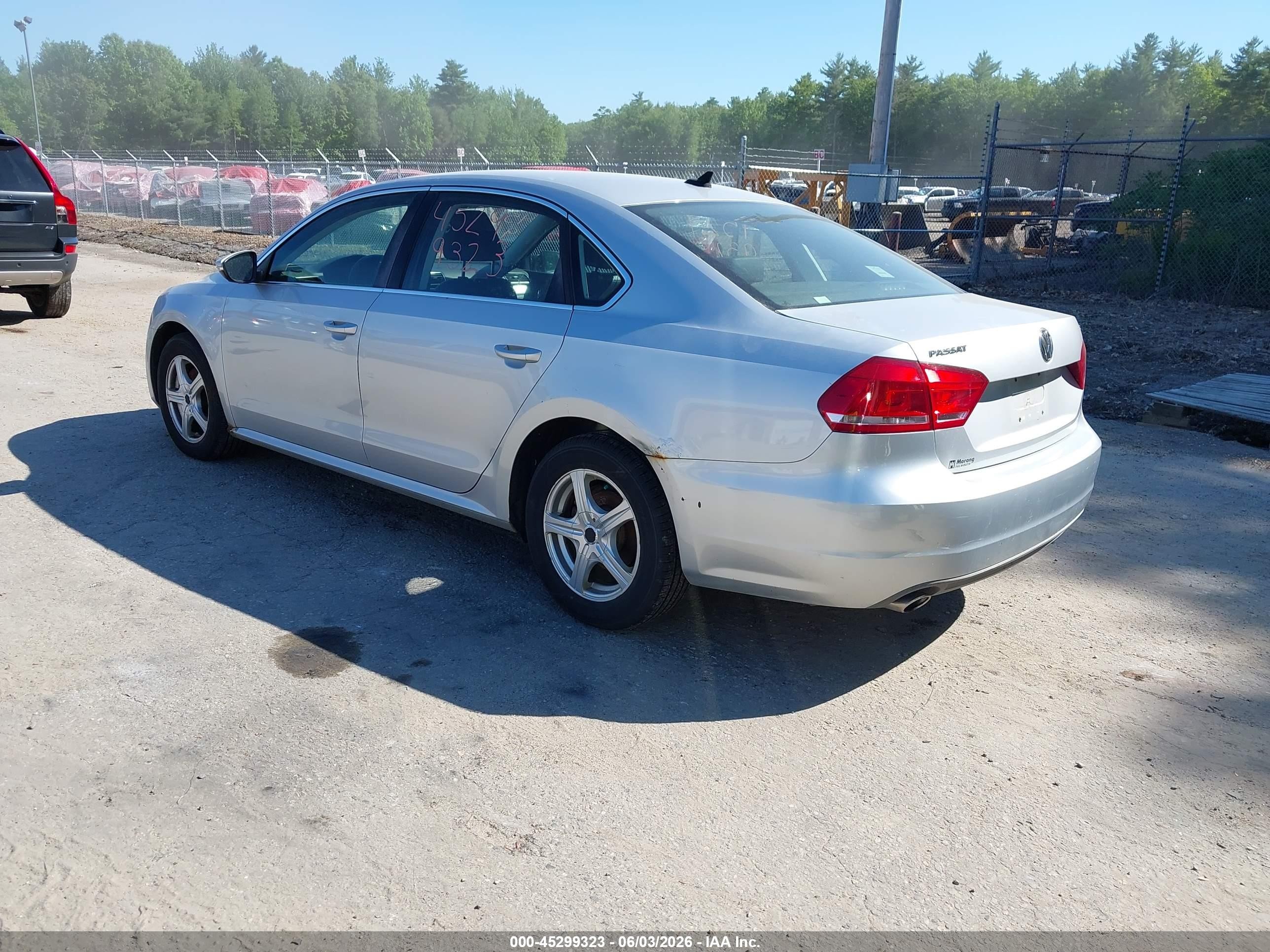 2012 Volkswagen Passat 2.5l Se Silver vin: 1VWBP7A39CC009446