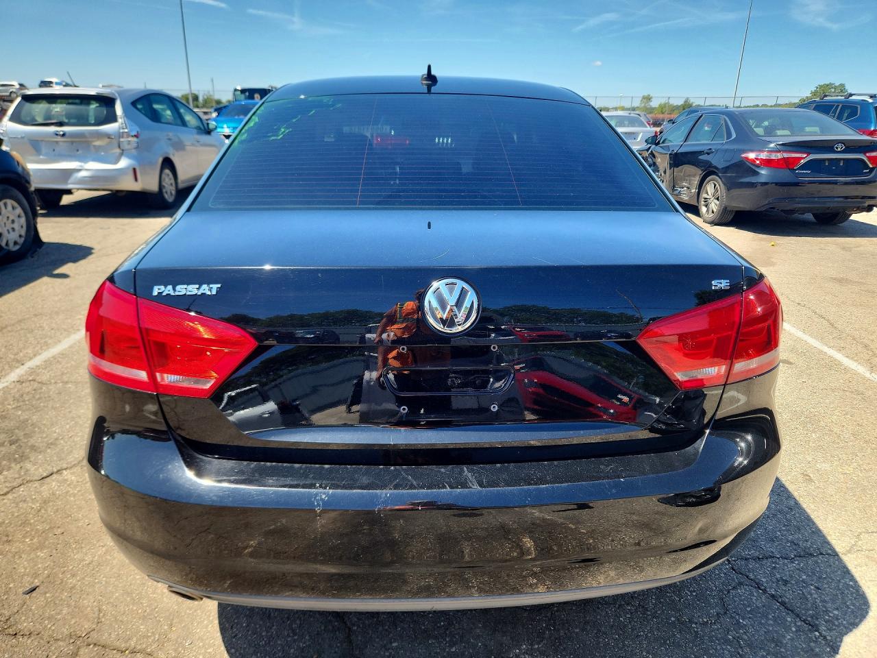 2012 Volkswagen Passat Se Black vin: 1VWBP7A39CC023816
