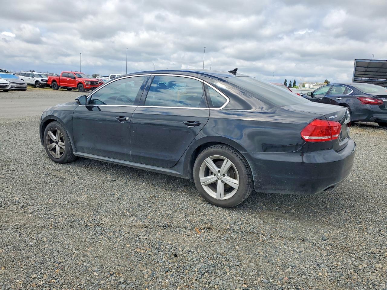2012 Volkswagen Passat Se Black vin: 1VWBP7A39CC059103