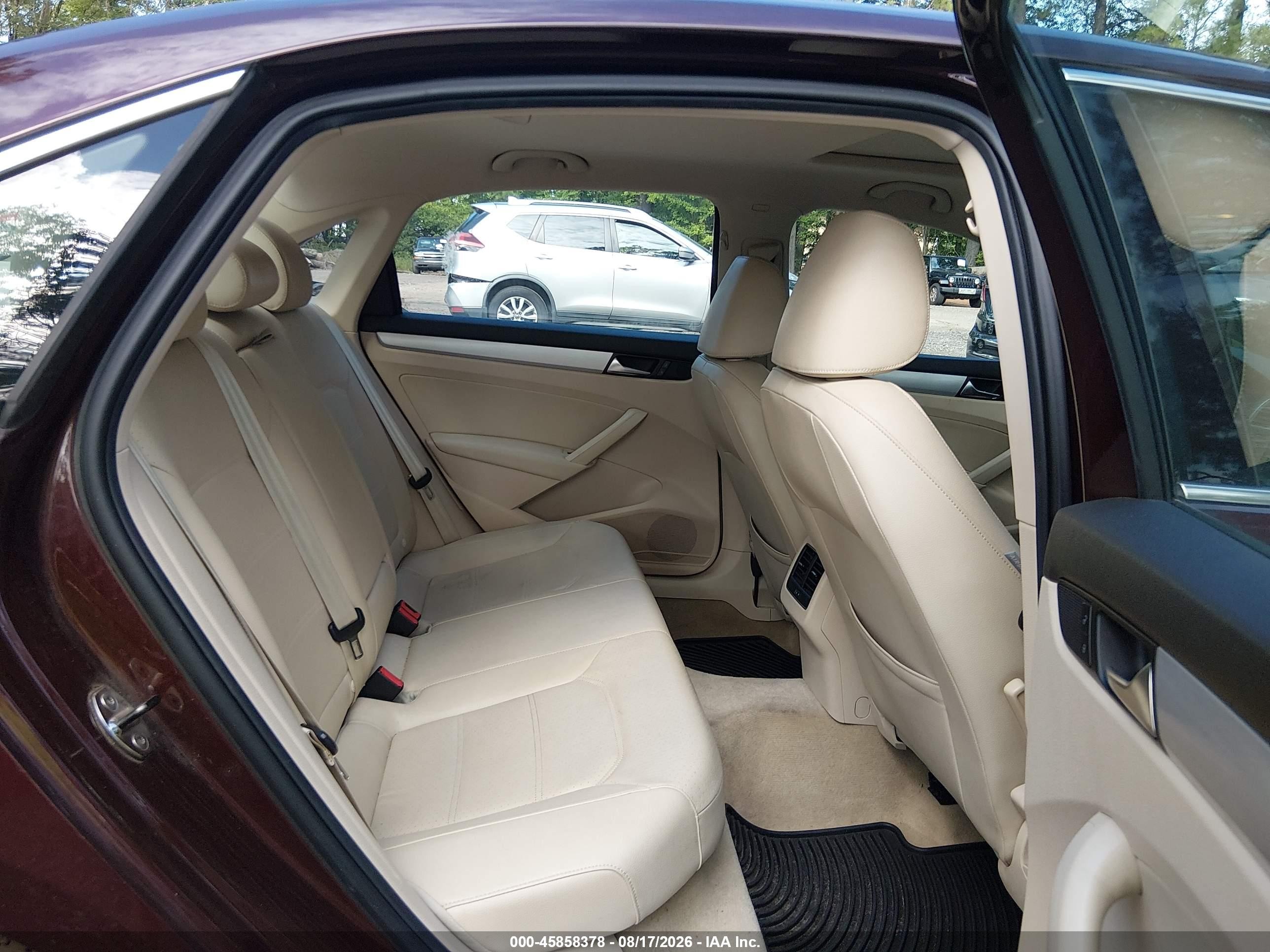 2013 Volkswagen Passat 2.5l Se Красный vin: 1VWBP7A39DC000179