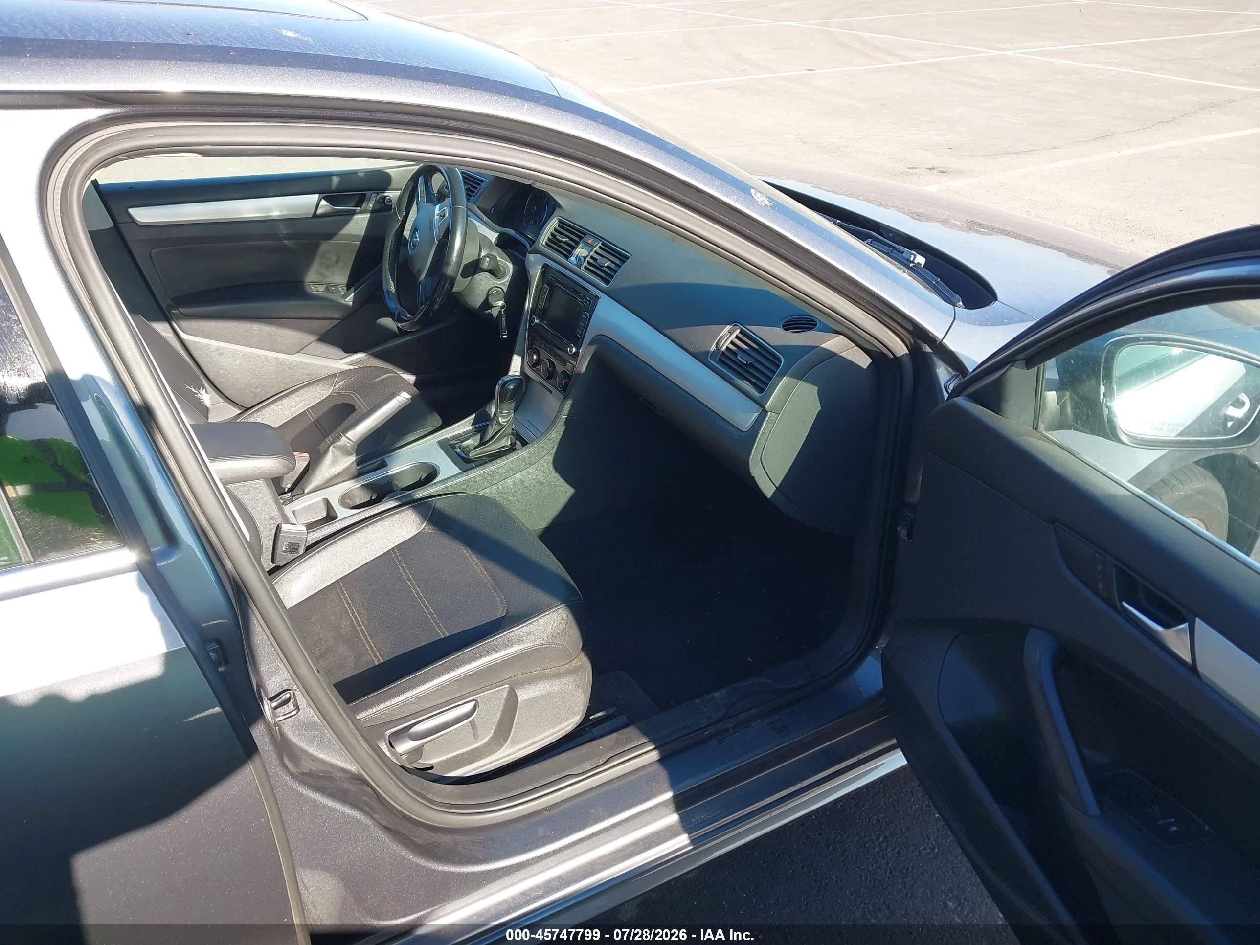 2013 Volkswagen Passat 2.5l Se Gray vin: 1VWBP7A39DC018228
