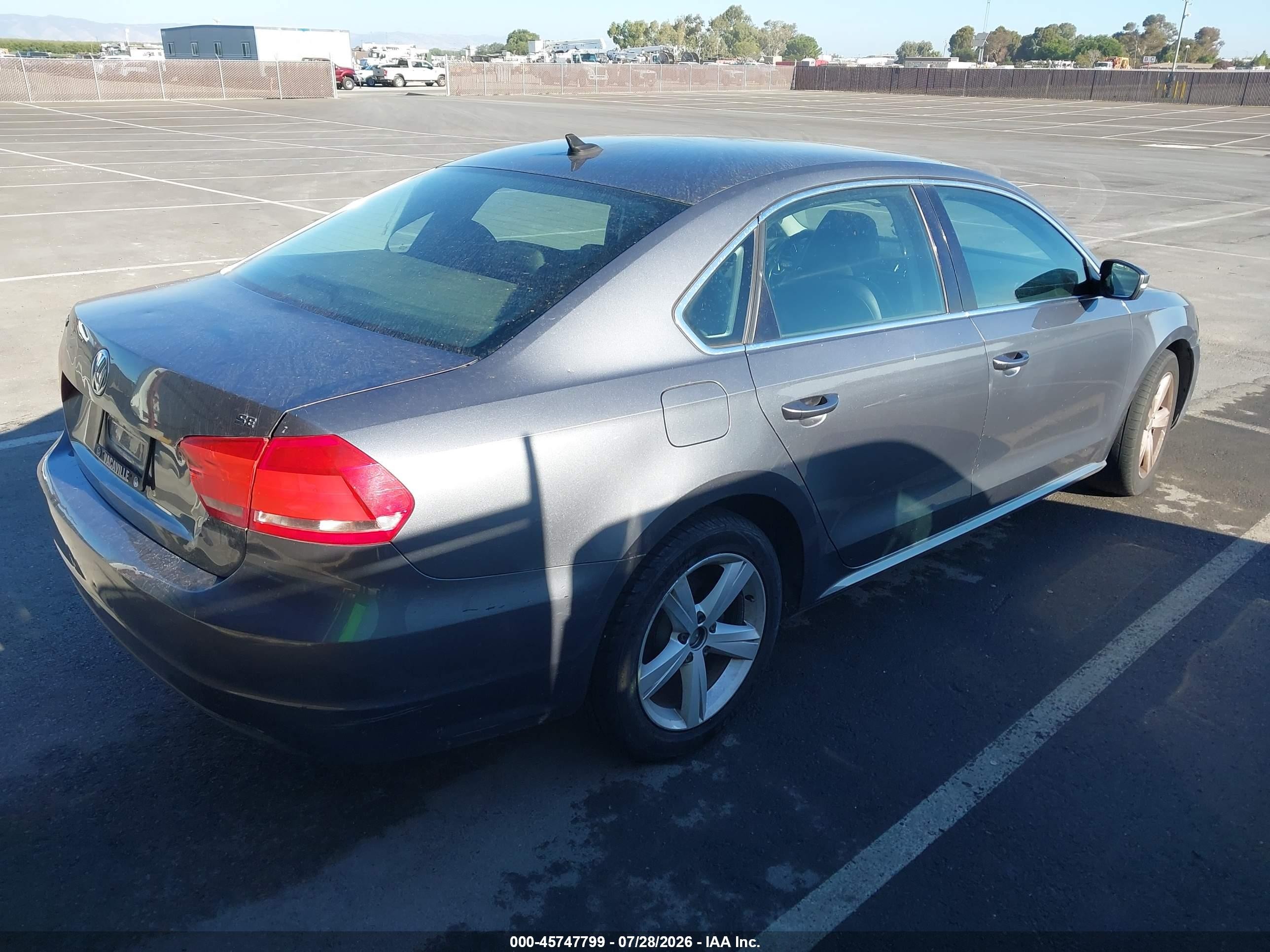 2013 Volkswagen Passat 2.5l Se Gray vin: 1VWBP7A39DC018228