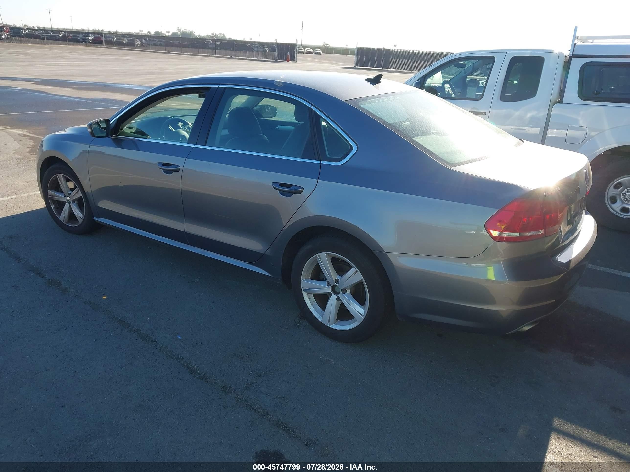 2013 Volkswagen Passat 2.5l Se Gray vin: 1VWBP7A39DC018228