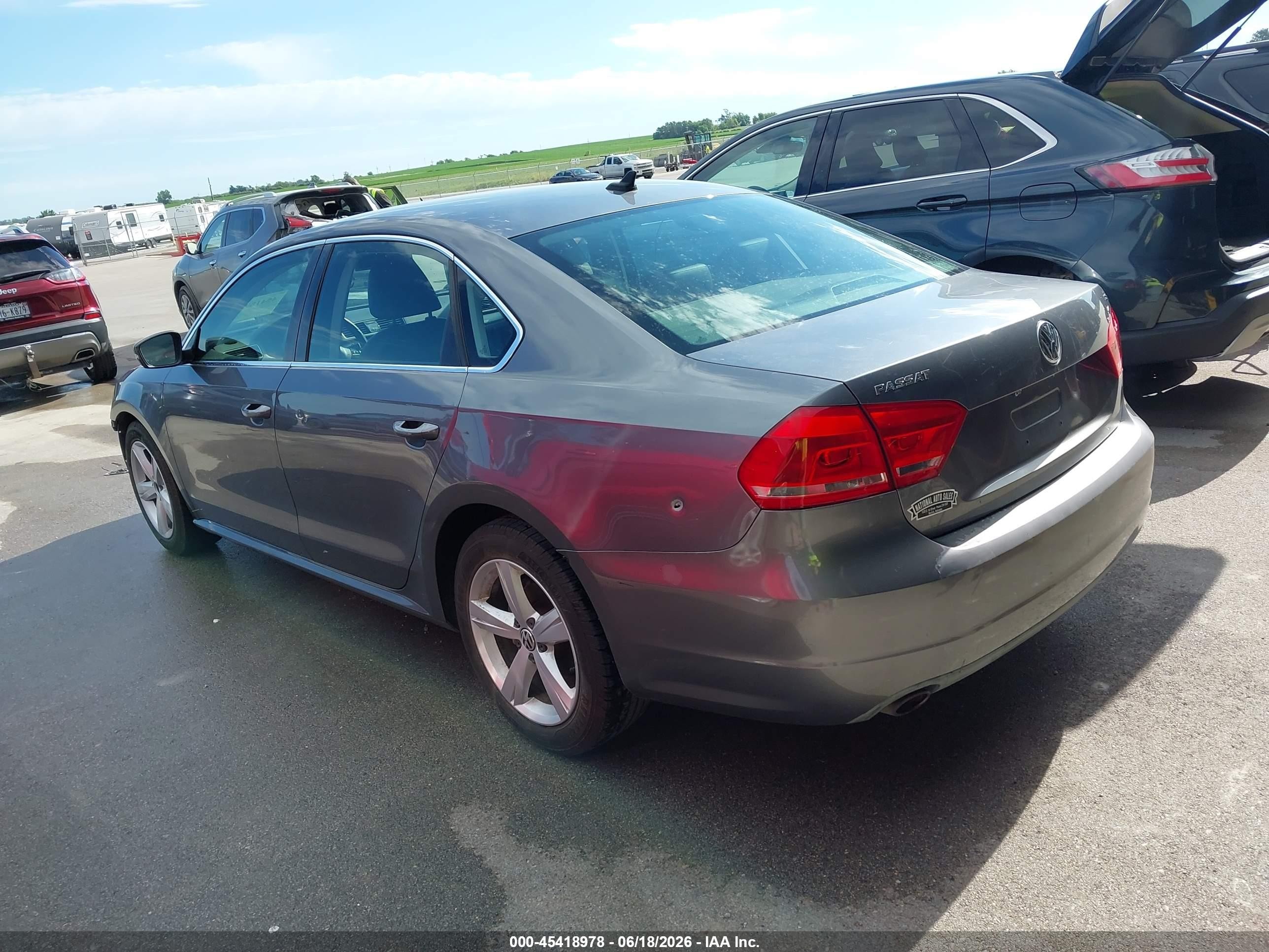 2013 Volkswagen Passat 2.5l Se Gray vin: 1VWBP7A39DC046384