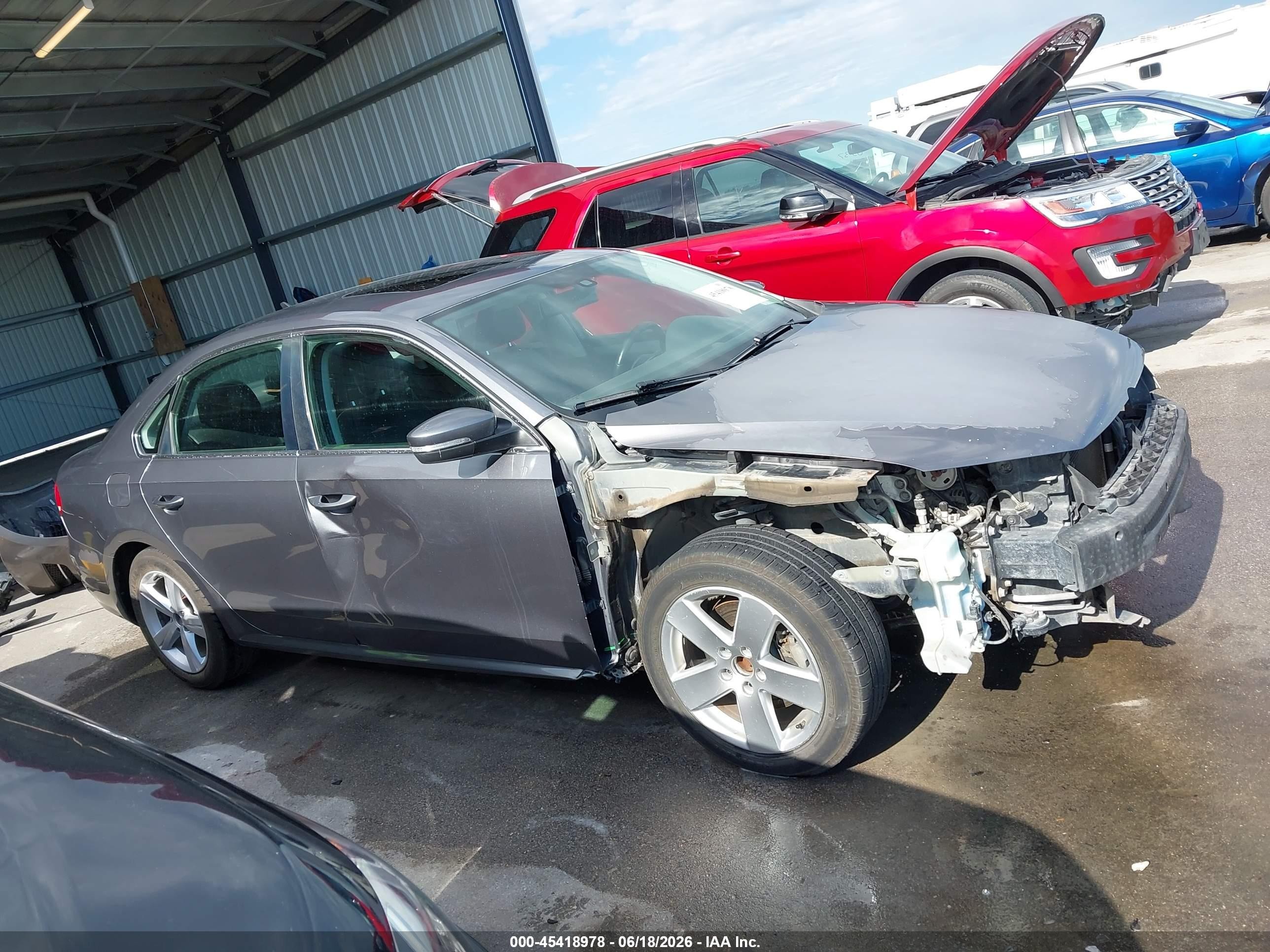 2013 Volkswagen Passat 2.5l Se Gray vin: 1VWBP7A39DC046384