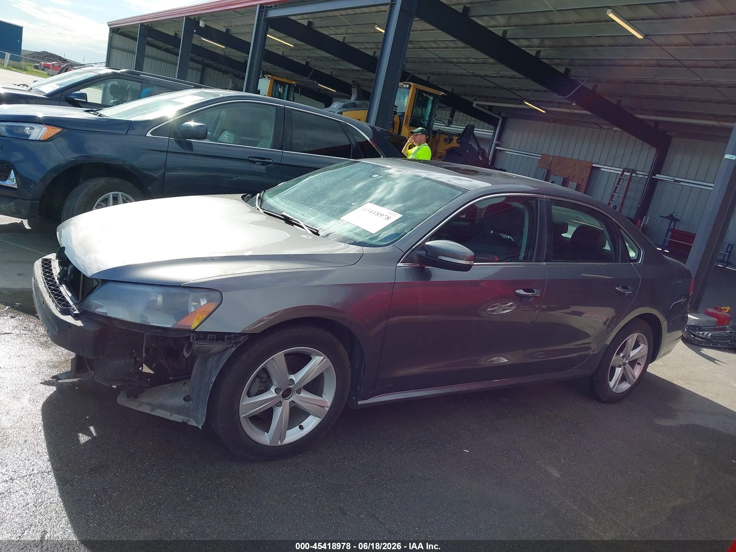 2013 Volkswagen Passat 2.5l Se Gray vin: 1VWBP7A39DC046384