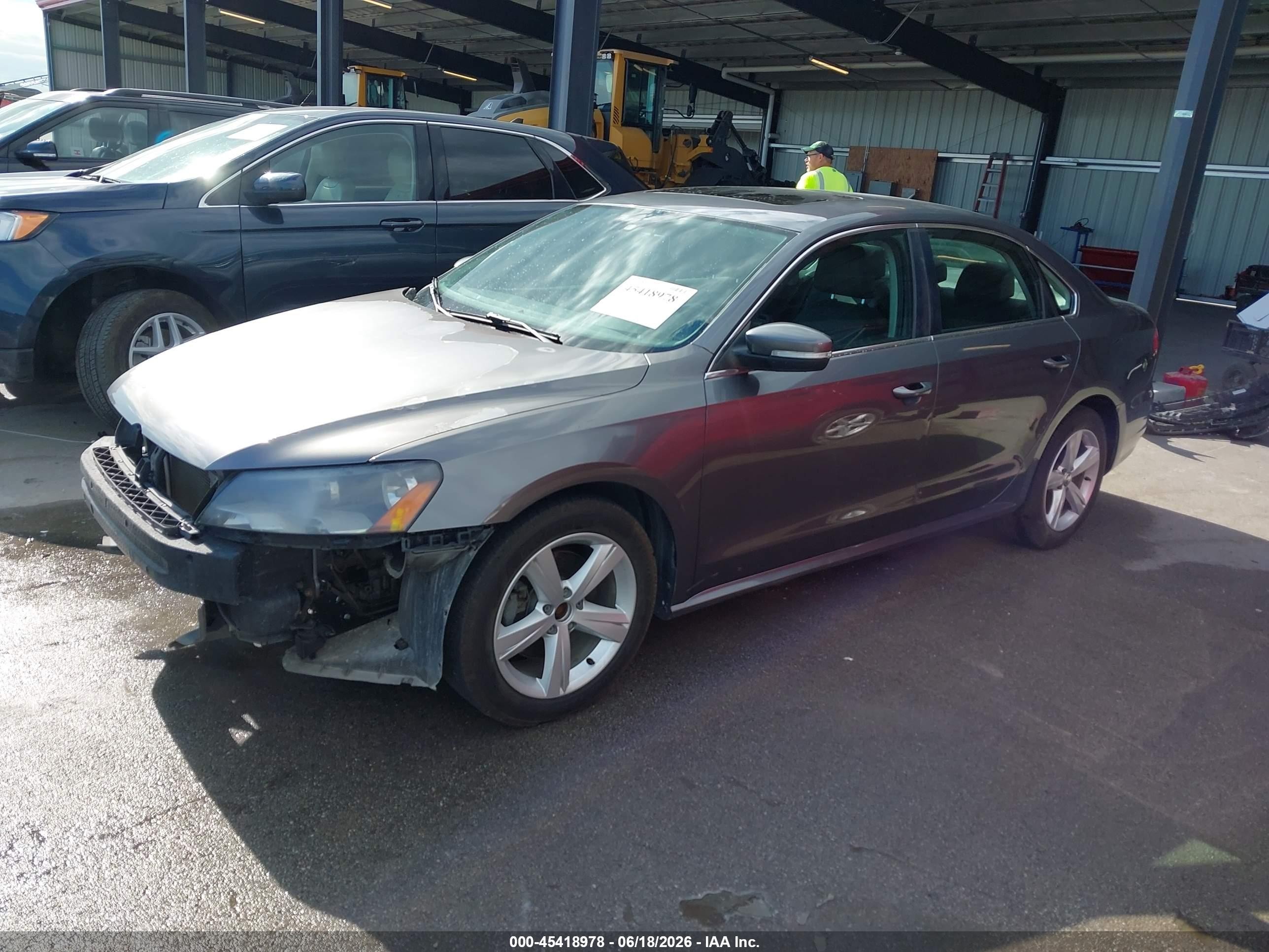 2013 Volkswagen Passat 2.5l Se Gray vin: 1VWBP7A39DC046384